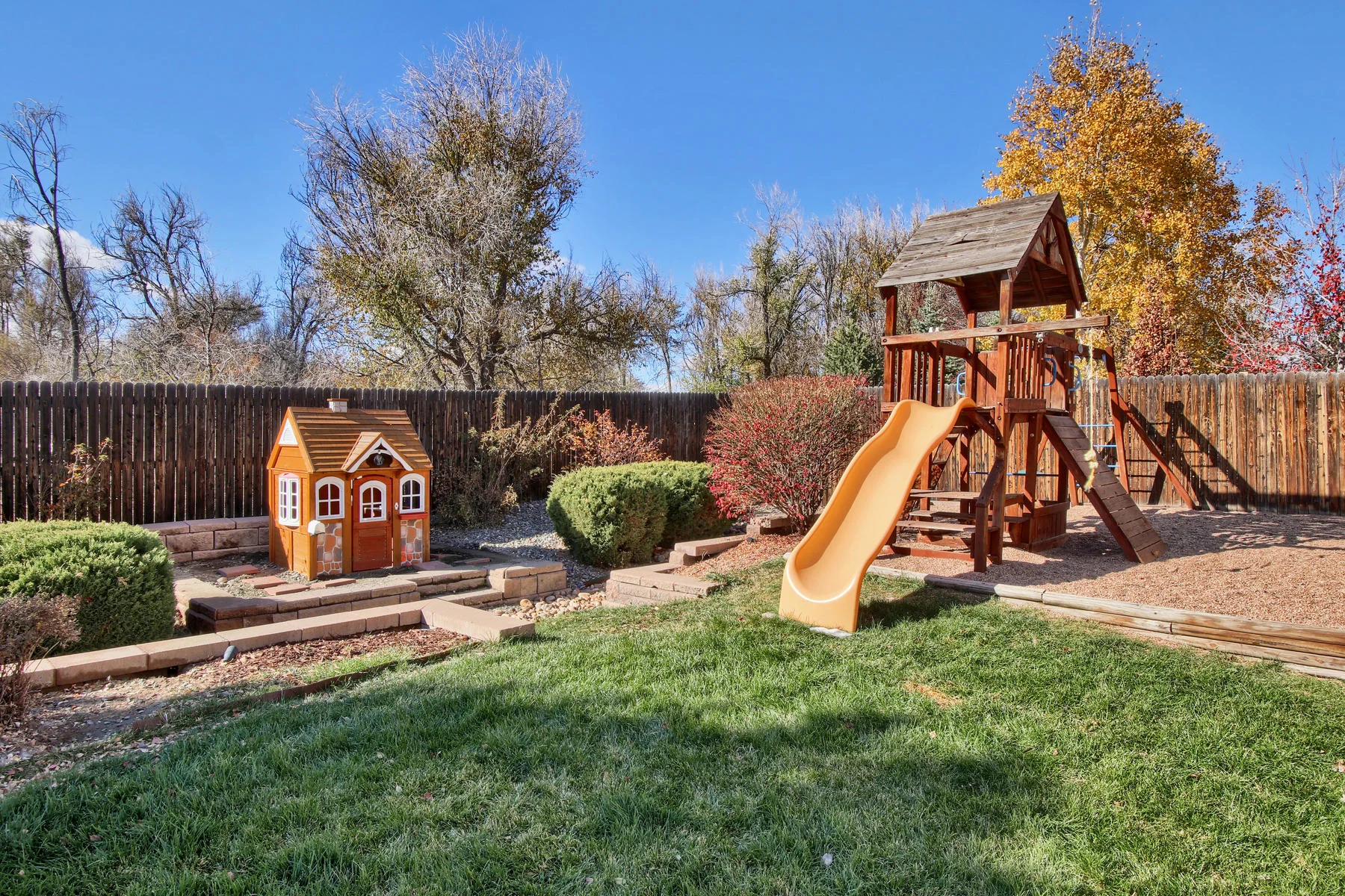 5367 Parfet St Arvada CO 80002-037-34-Yard-MLS_Size.jpg