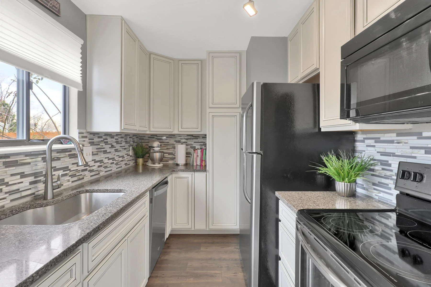 990 W 133rd Cir E Westminster-012-23-Kitchen-MLS_Size.jpg