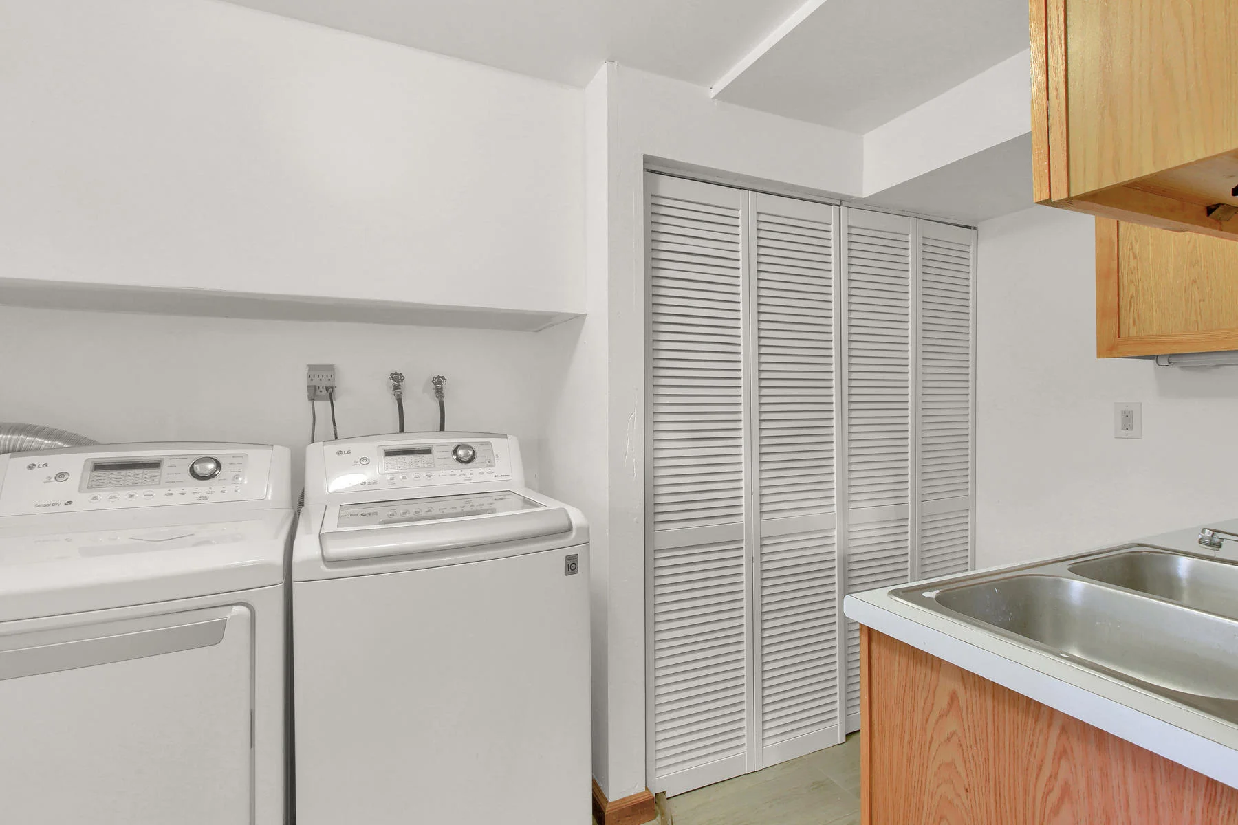 9375 Osceola St Westminster CO-019-24-Laundry-MLS_Size.jpg