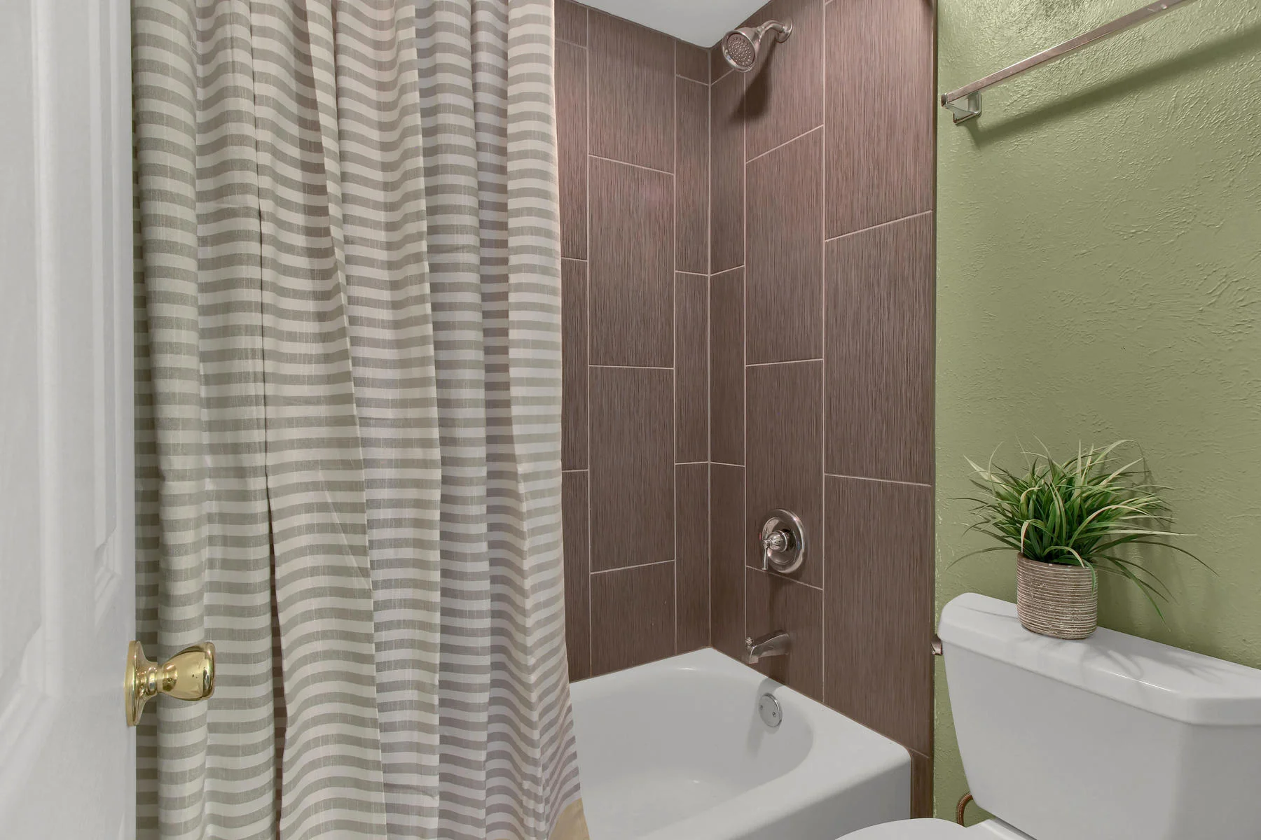 3000 Colorado Ave 120 E-025-32-Bathroom-MLS_Size.jpg