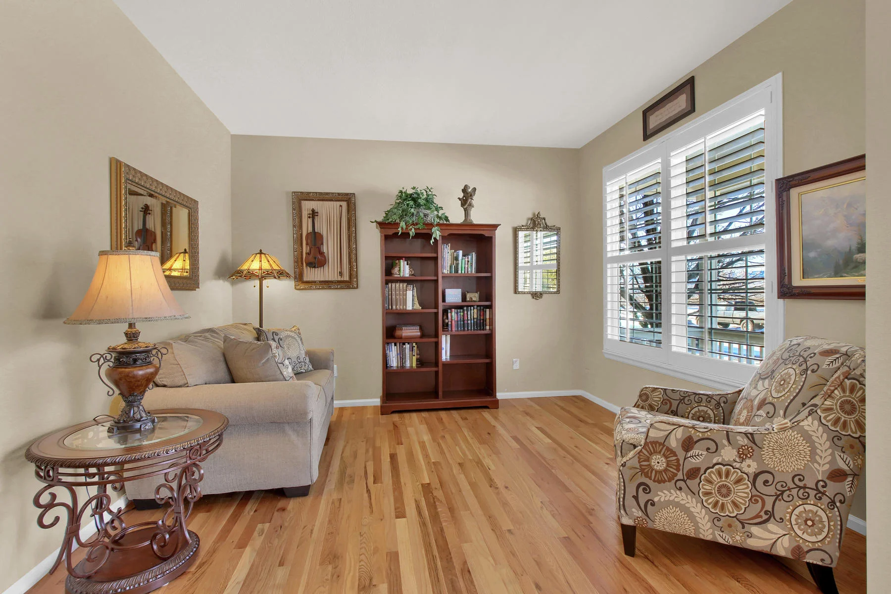 8322 Coors Ct Arvada CO 80005-008-10-Living Room-MLS_Size.jpg