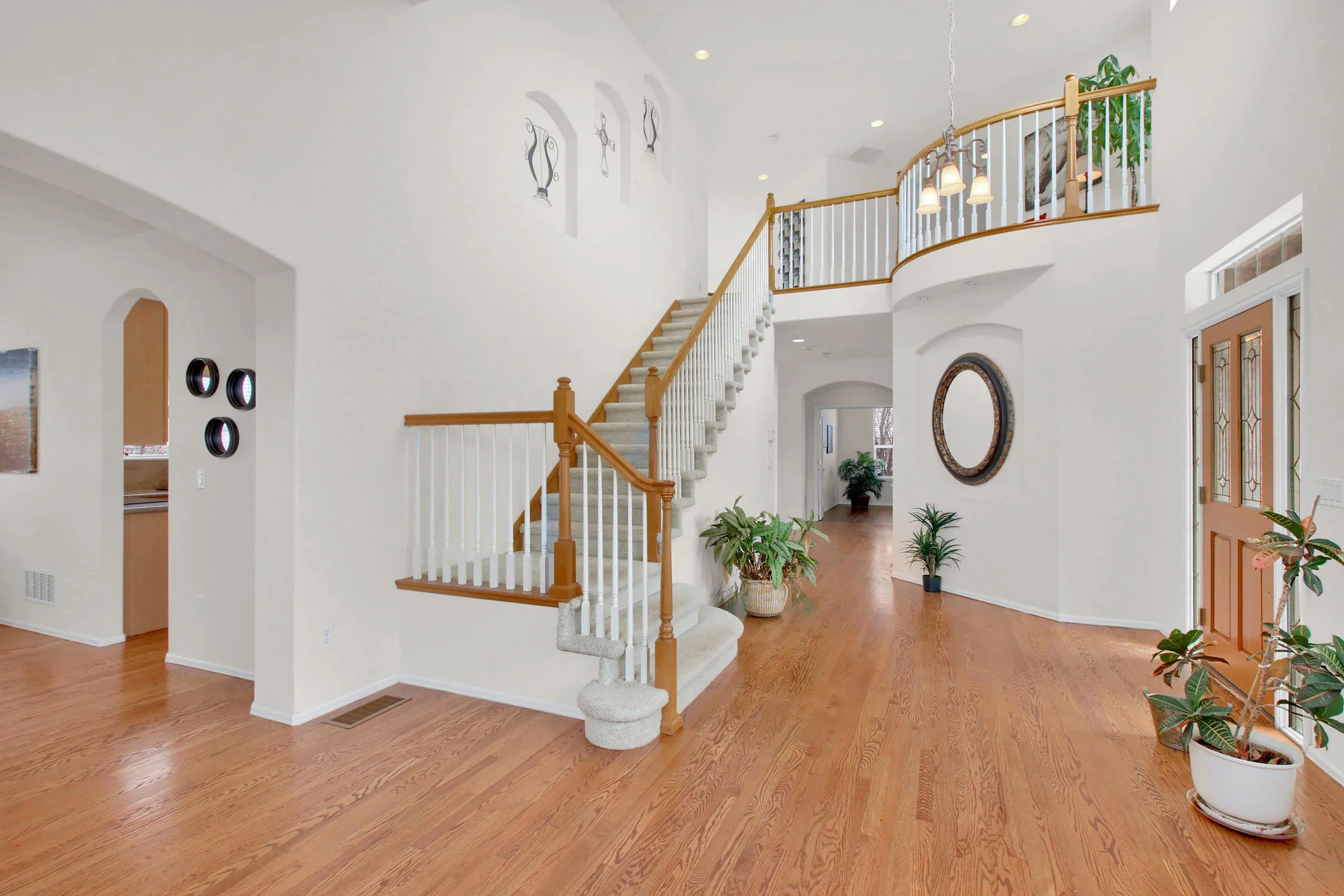 5447 Brookside Dr Broomfield-016-9-Foyer-MLS_Size.jpg