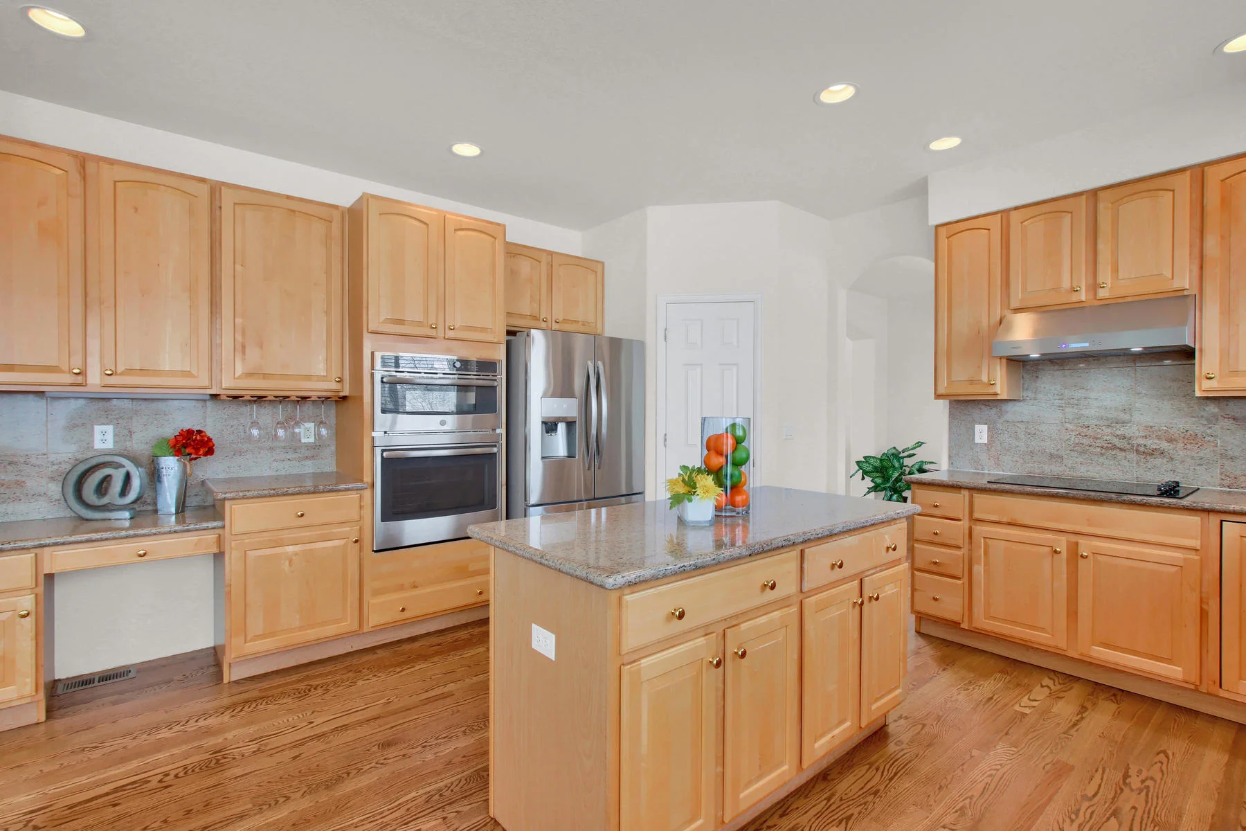 5447 Brookside Dr Broomfield-022-1-Kitchen-MLS_Size.jpg