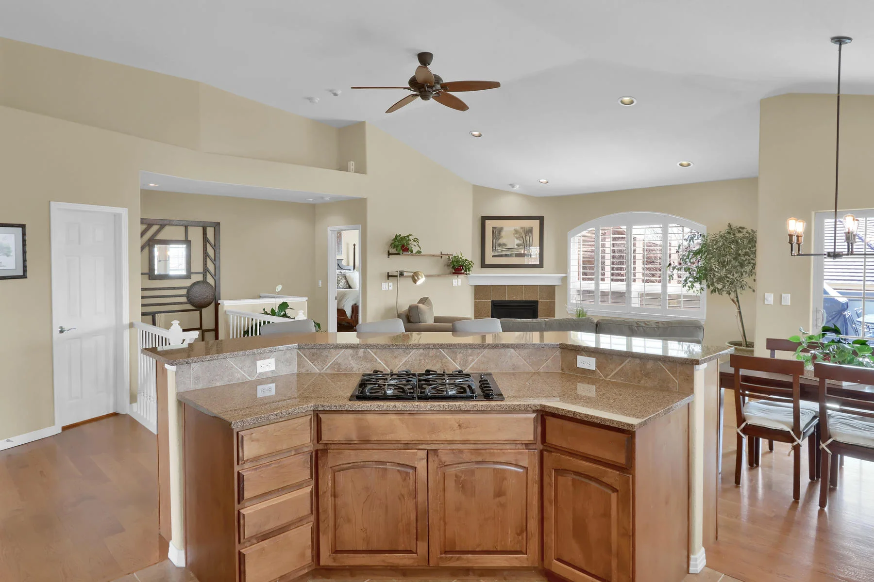 2057 Cedarwood Pl Erie CO-009-12-Kitchen-MLS_Size.jpg