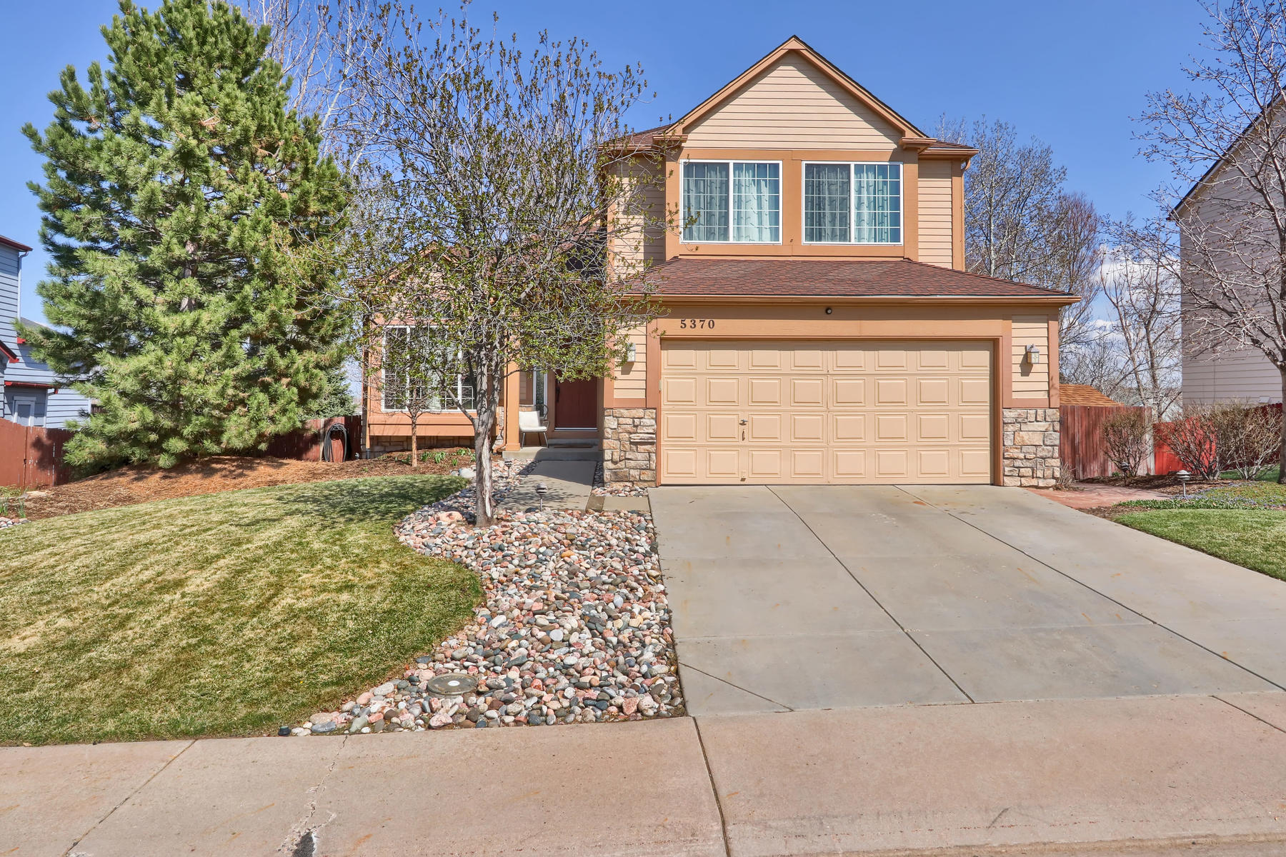 5370 S Genoa St Cenntenial CO-001-1-Exterior Front-MLS_Size.jpg
