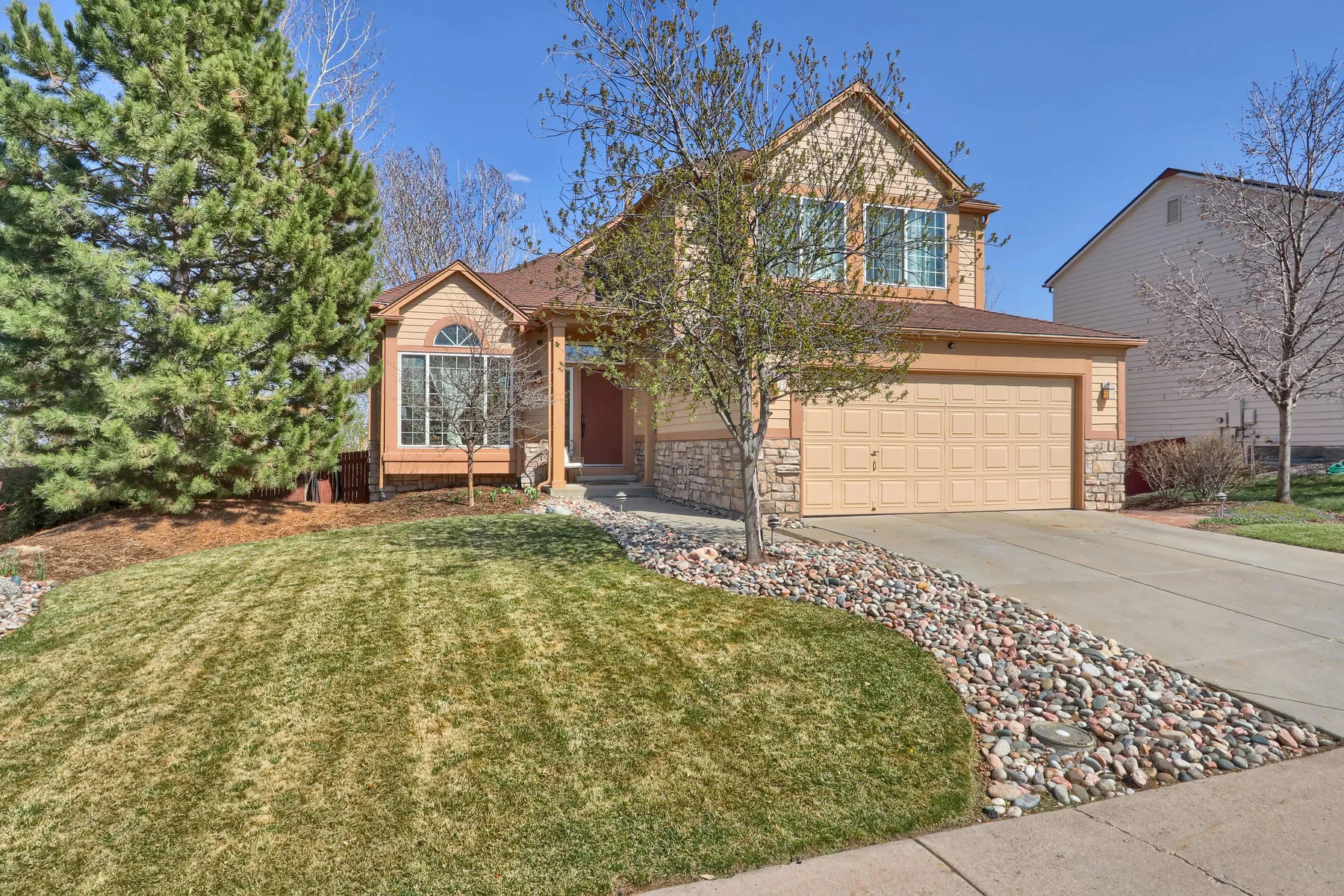 5370 S Genoa St Cenntenial CO-002-3-Exterior Front-MLS_Size.jpg