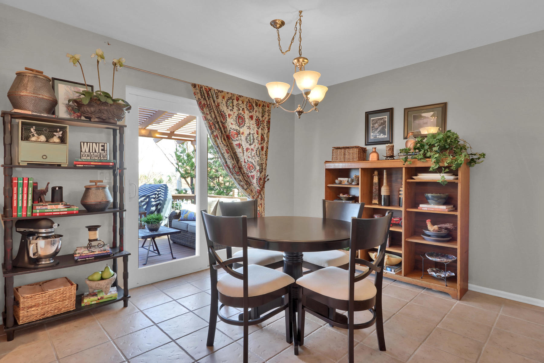 5370 S Genoa St Cenntenial CO-010-15-Eating Area-MLS_Size.jpg