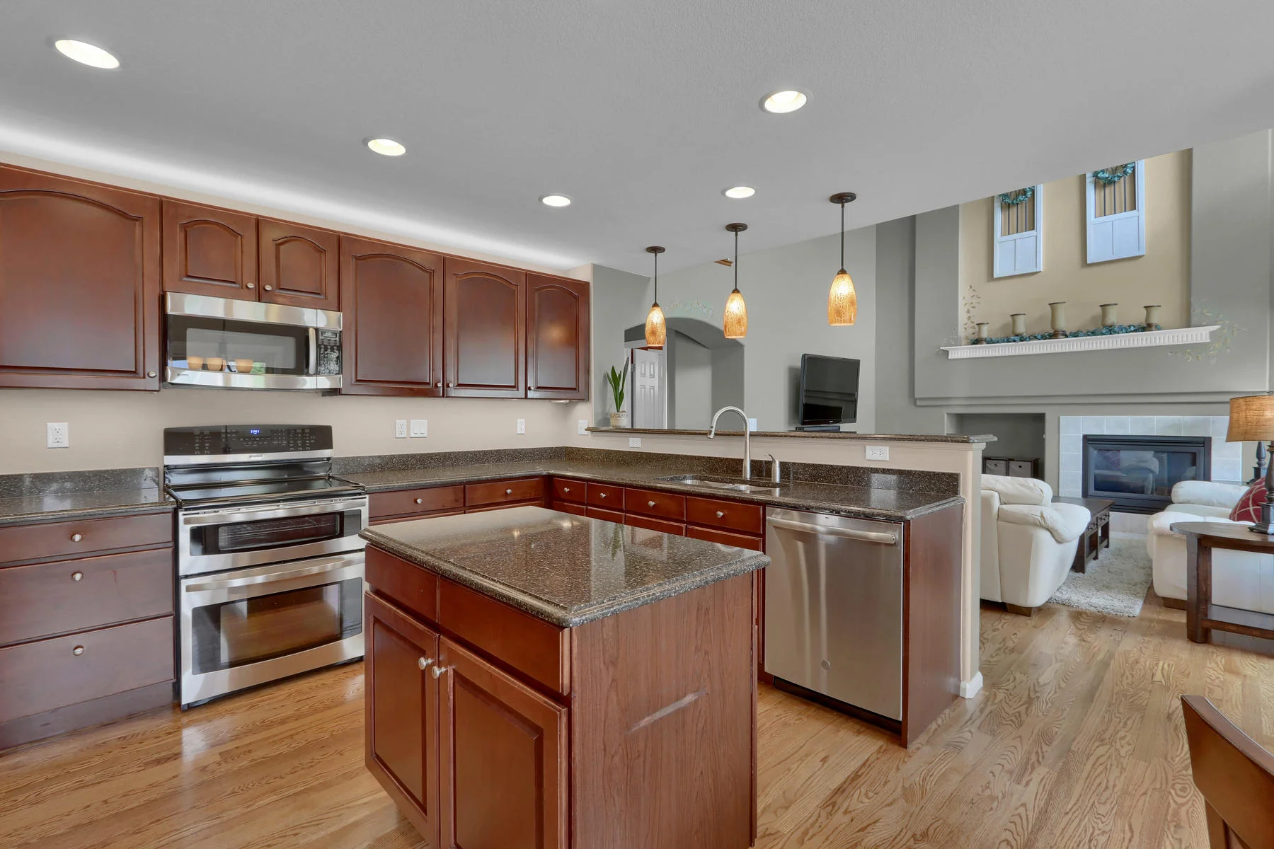 13433 W 62nd Pl Arvada CO-013-19-Kitchen-MLS_Size.jpg