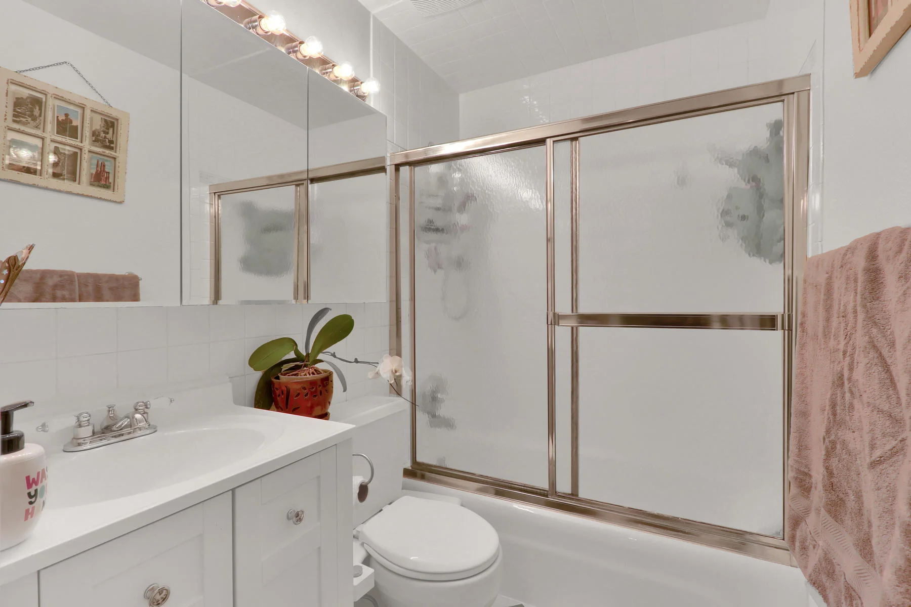 5820 Urban St Arvada CO 80004-016-21-Bathroom-MLS_Size.jpg