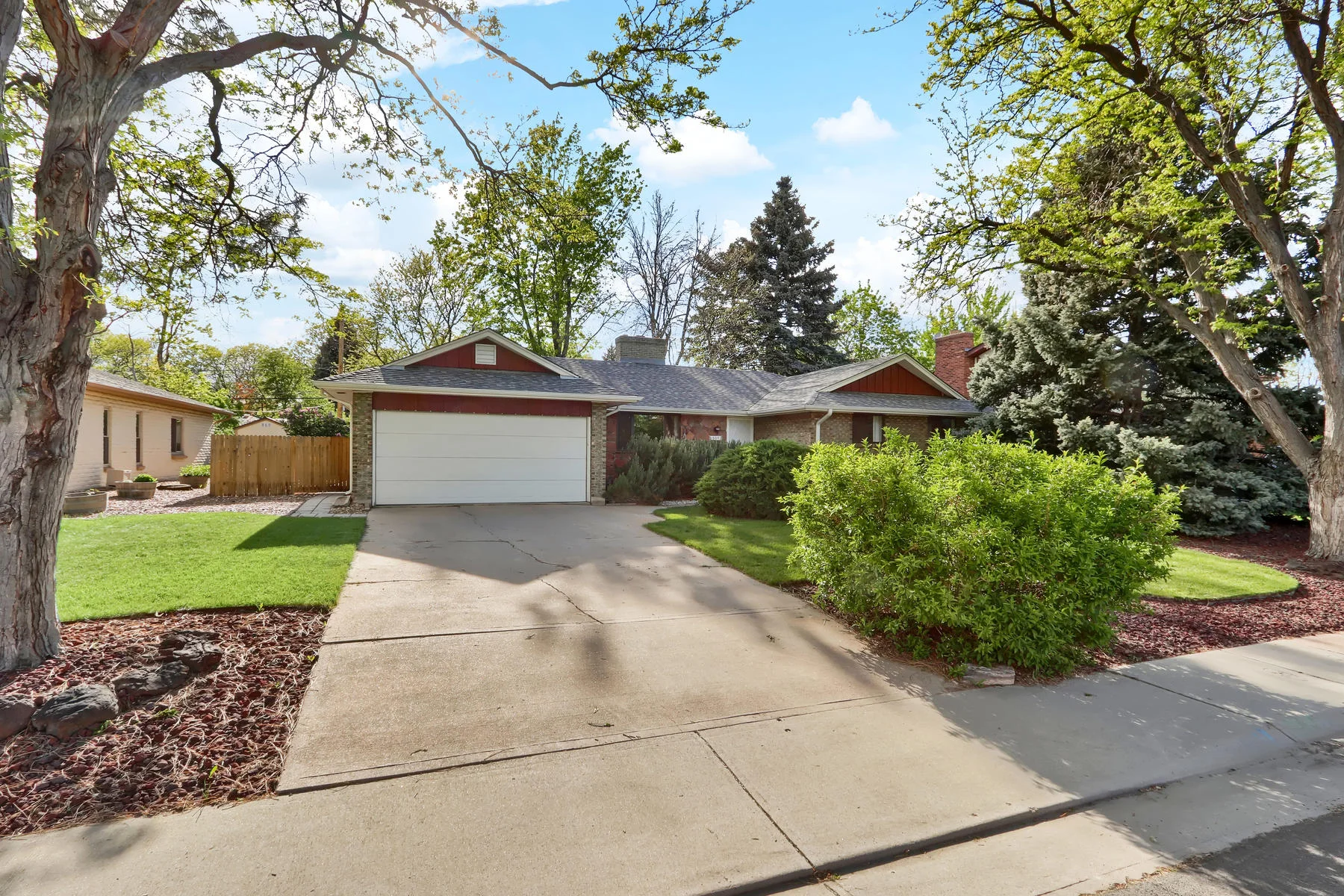 307 Oswego St Aurora CO 80010-001-5-Exterior Front-MLS_Size.jpg