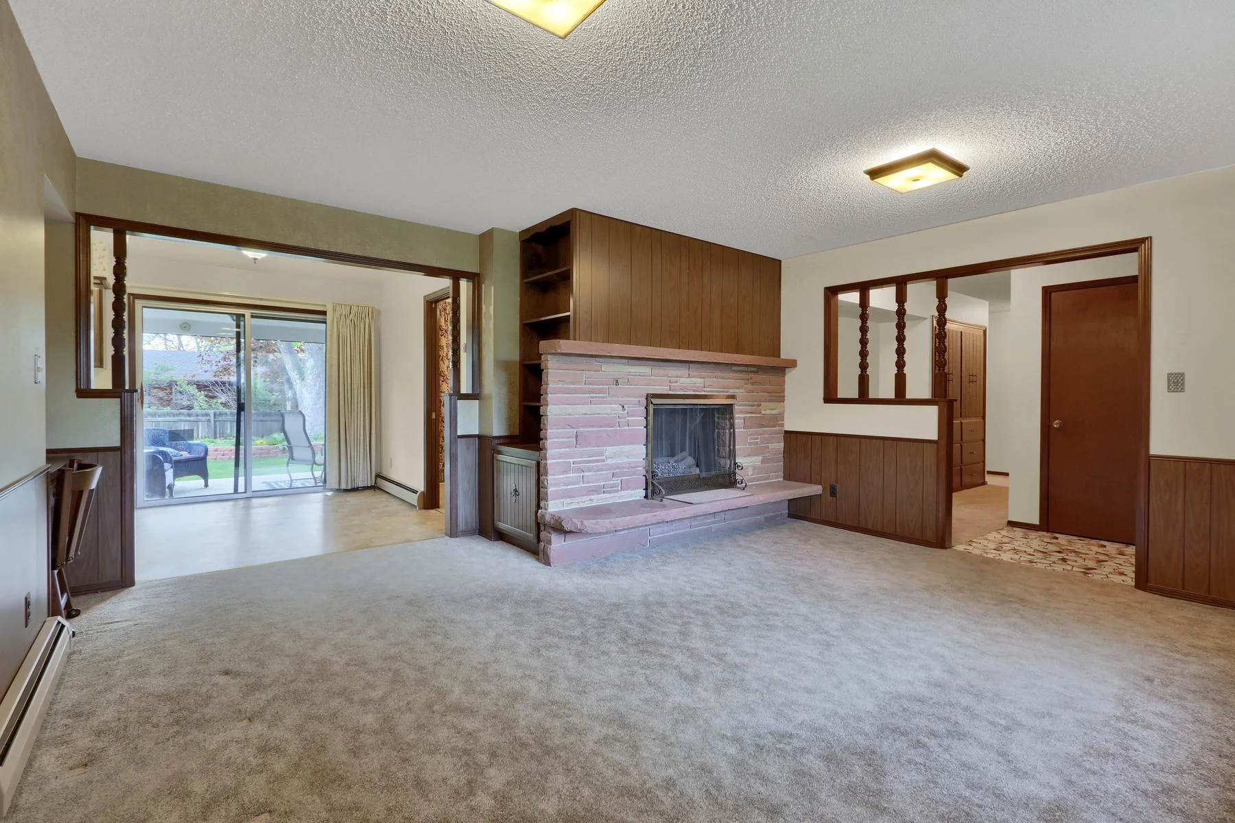 307 Oswego St Aurora CO 80010-011-14-Family Room-MLS_Size.jpg