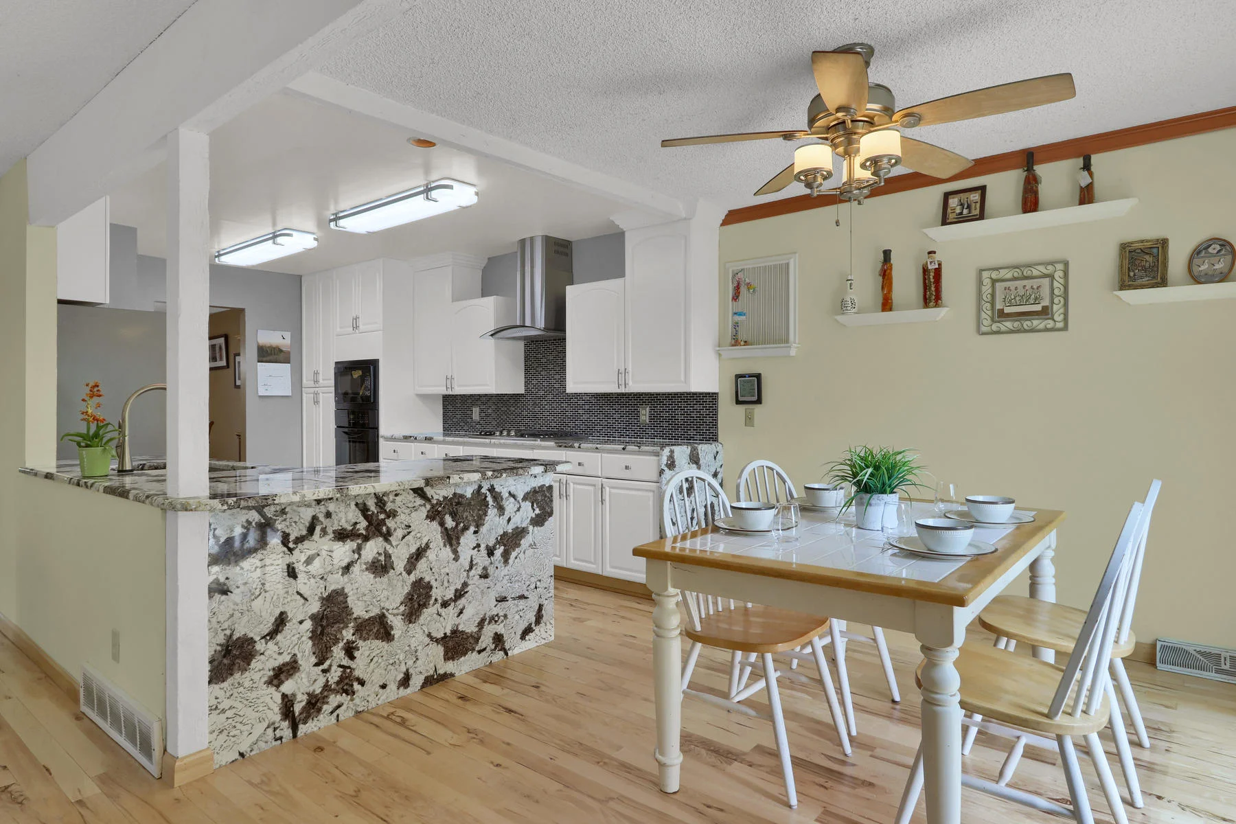 8490 Independence Way Arvada-020-032-Dining Room-MLS_Size.jpg