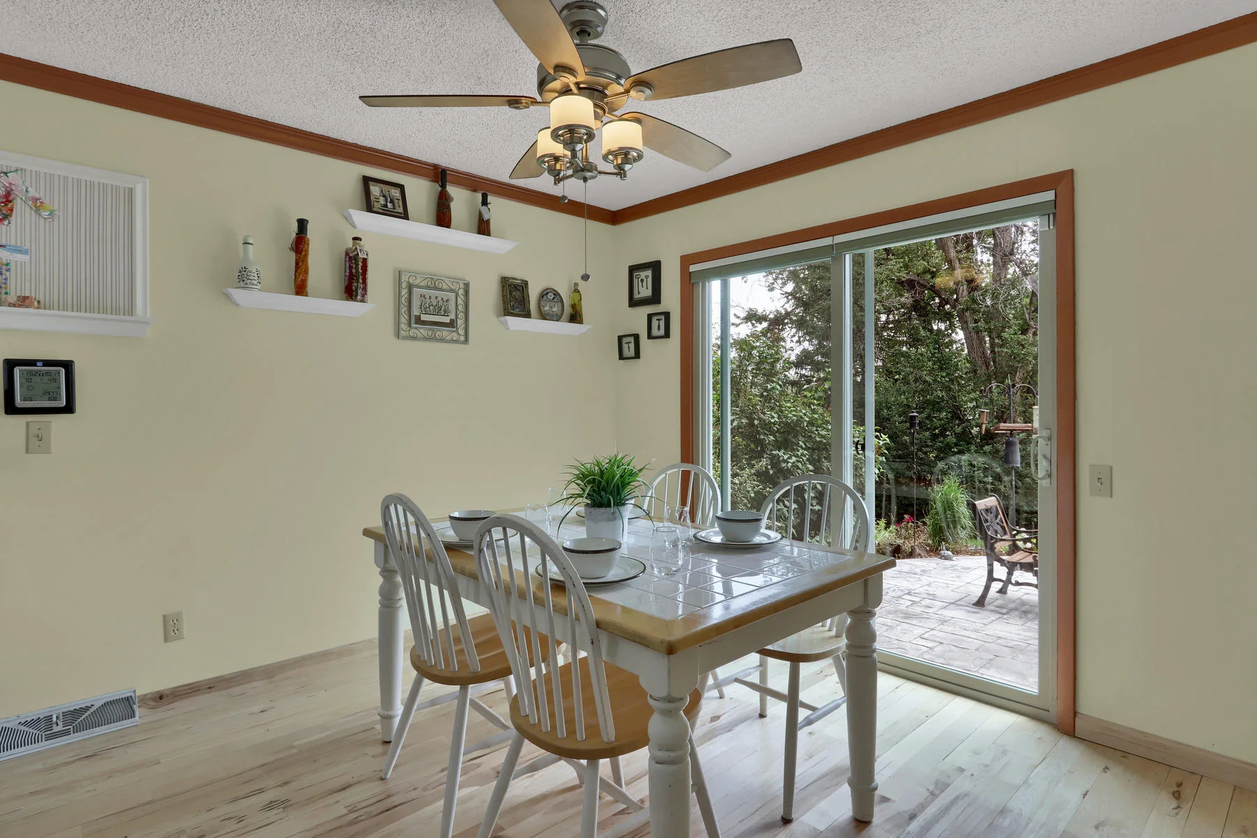 8490 Independence Way Arvada-021-031-Dining Room-MLS_Size.jpg