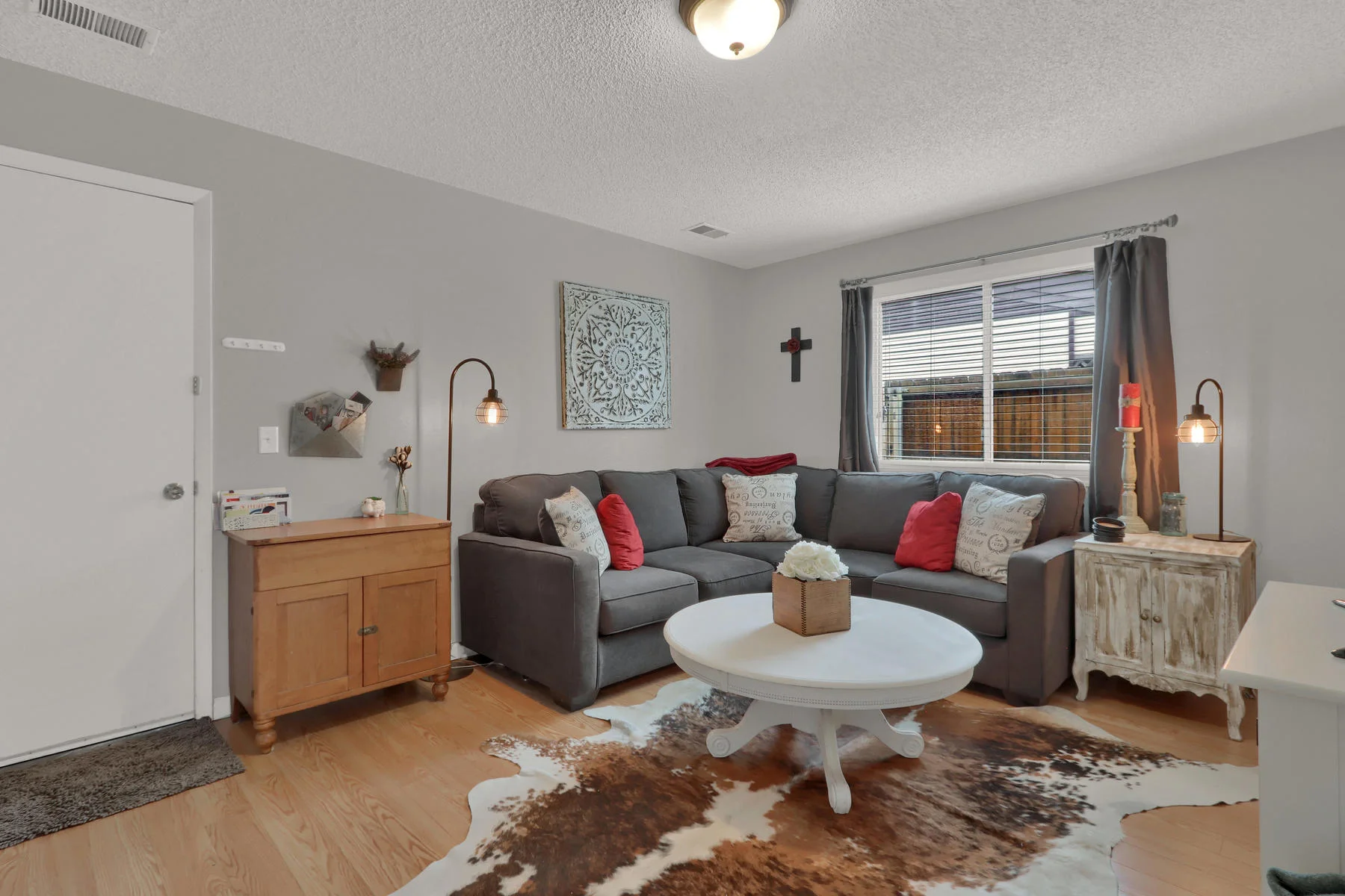 8837 Estes St Westminster CO-007-014-Living Room-MLS_Size.jpg