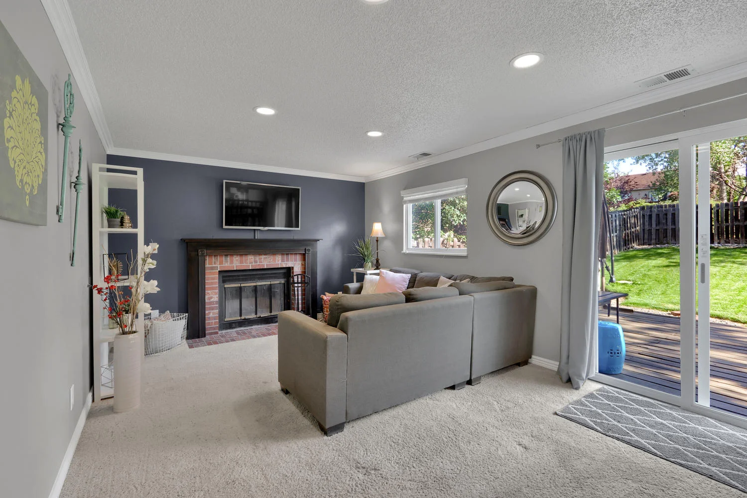 11246 W 104th Ave Westminster-large-013-017-Family Room-1500x1000-72dpi.jpg