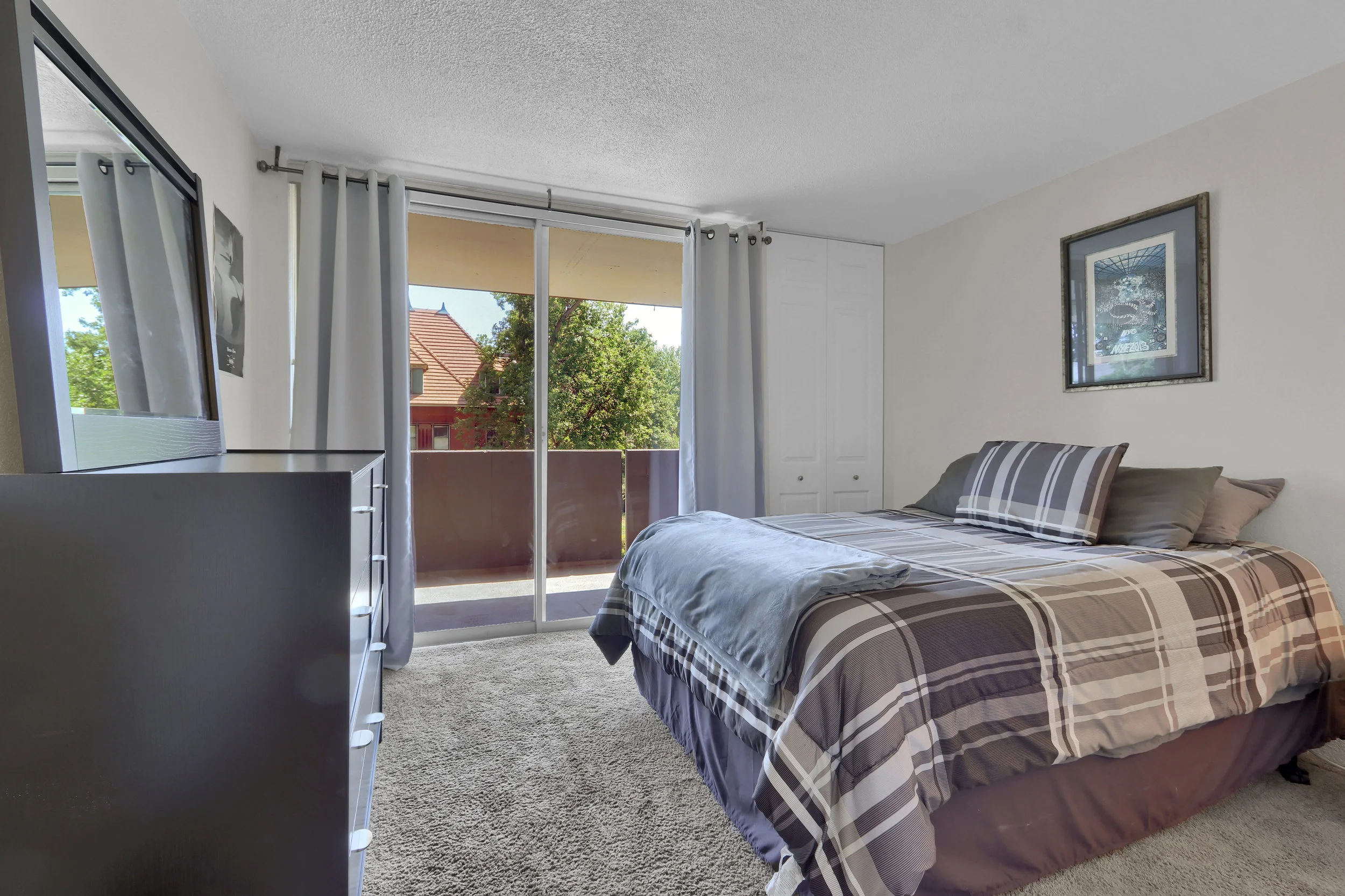 909 N Logan St Unit 3J Denver-print-013-014-Bedroom-4200x2800-300dpi.jpg