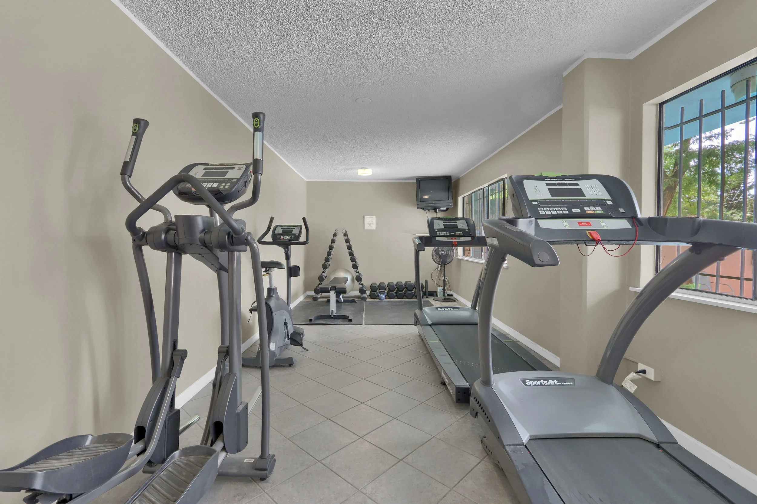 909 N Logan St Unit 3J Denver-print-024-022-Exercise Room-4200x2800-300dpi.jpg