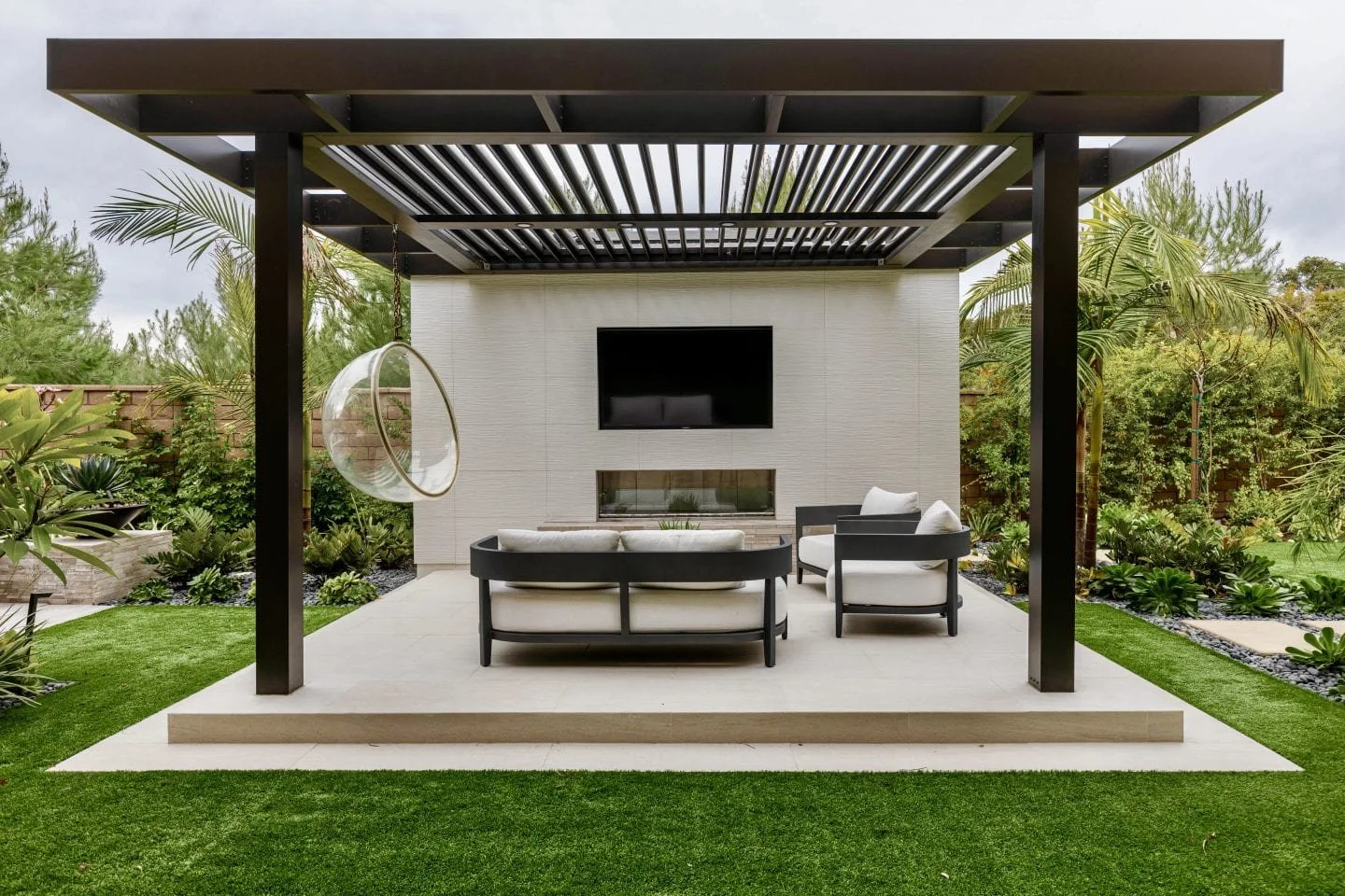 struxure-aluminum-smart-pergola.jpeg