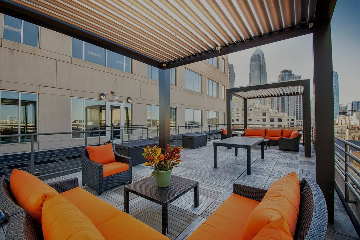 aluminum-pergola-rooftop-institutional.jpg