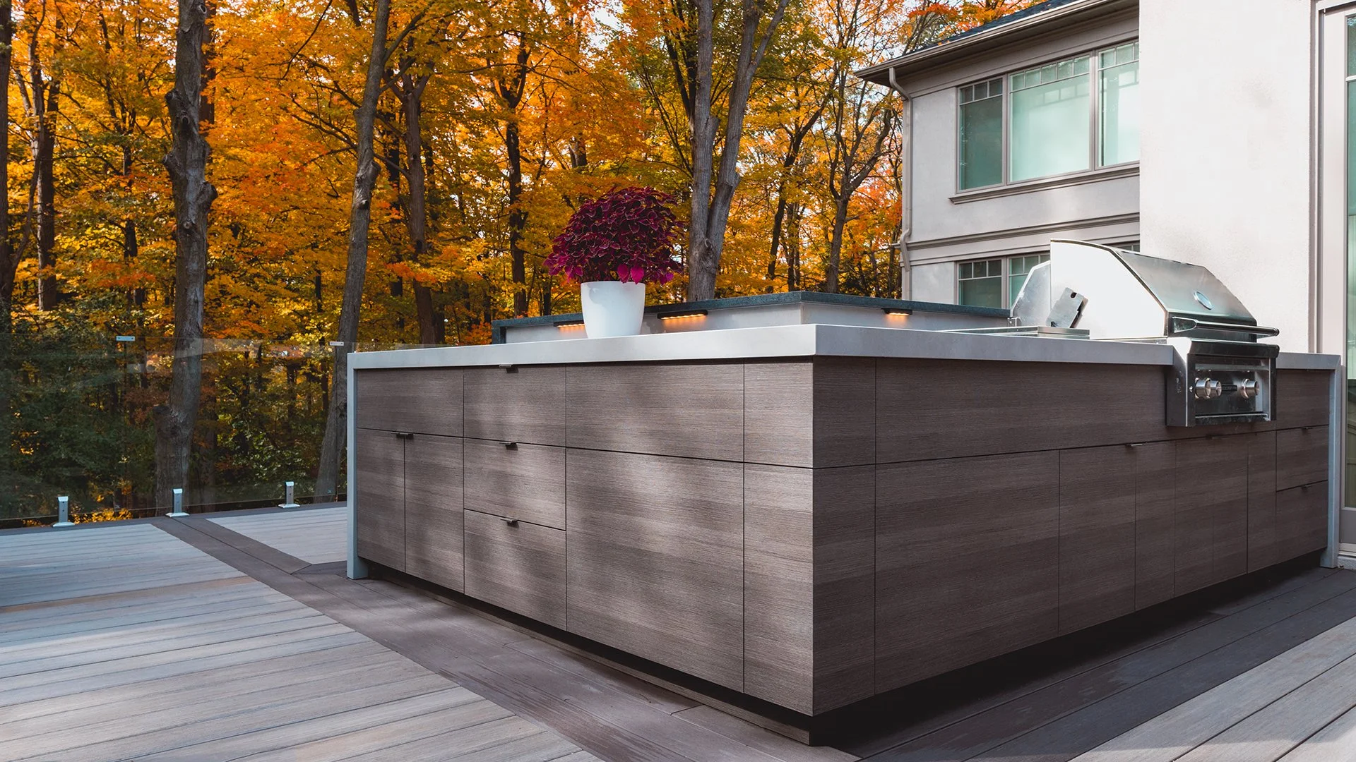 outdoor-kitchen-modern-bbq-lynx.jpg