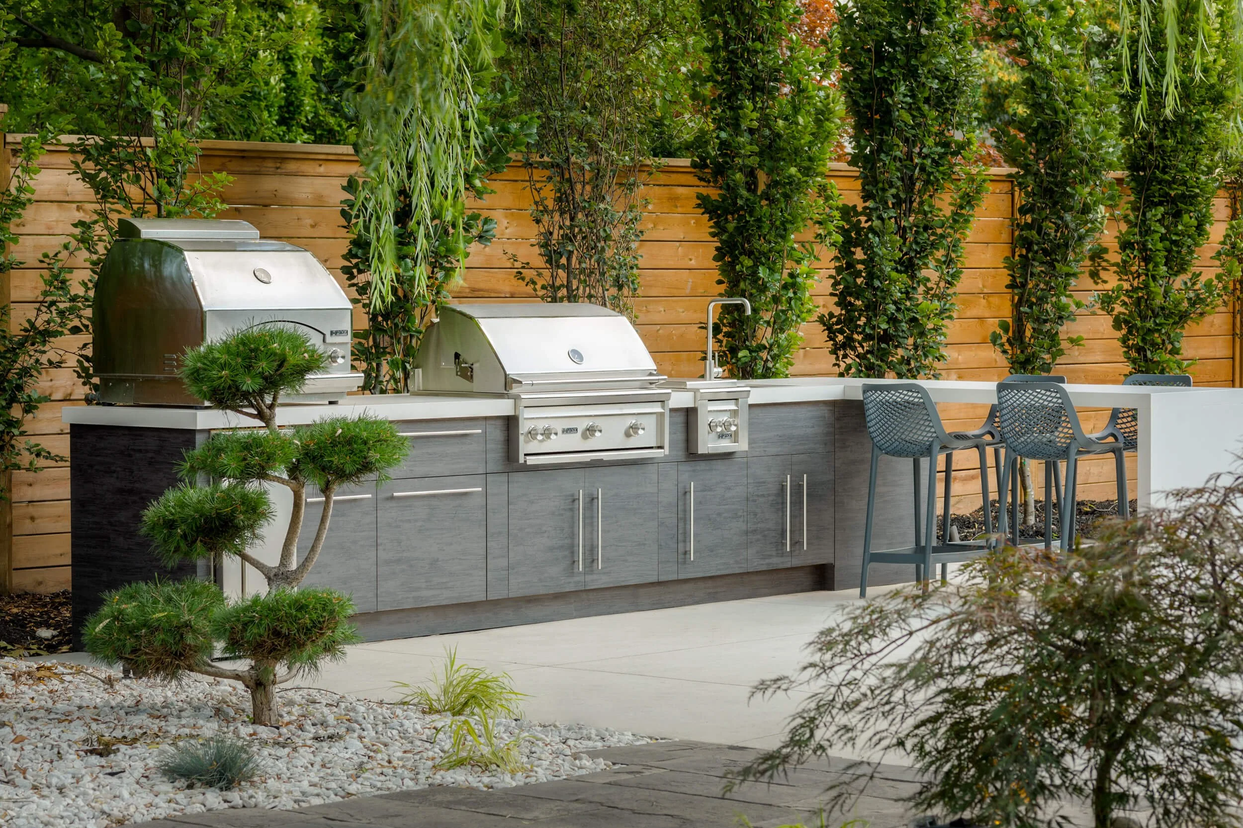 outdoor-kitchens-custom-cabinetry-garden-living.jpg