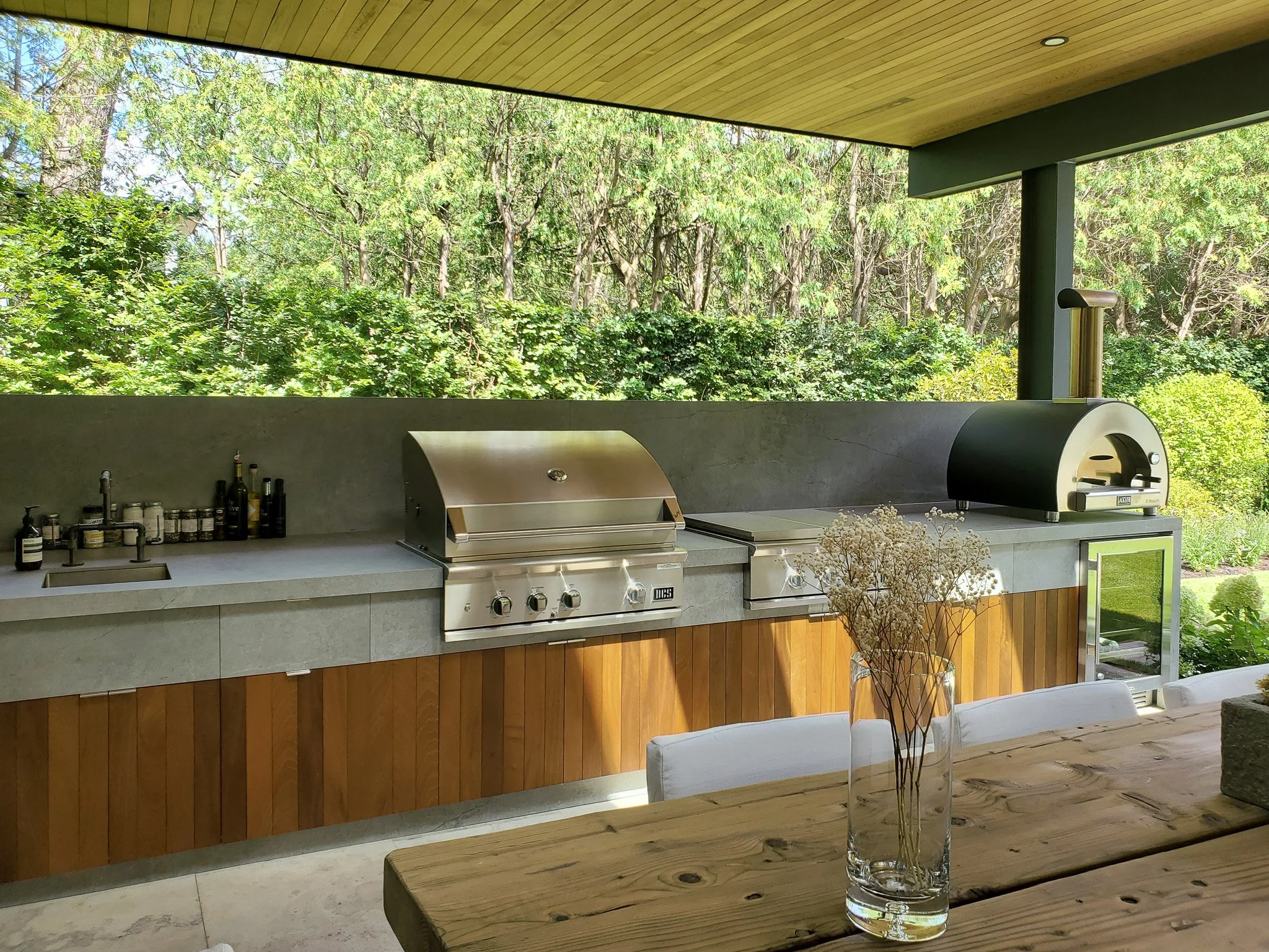 garden-living-outdoor-kitchen-wood-sapele-1.jpg