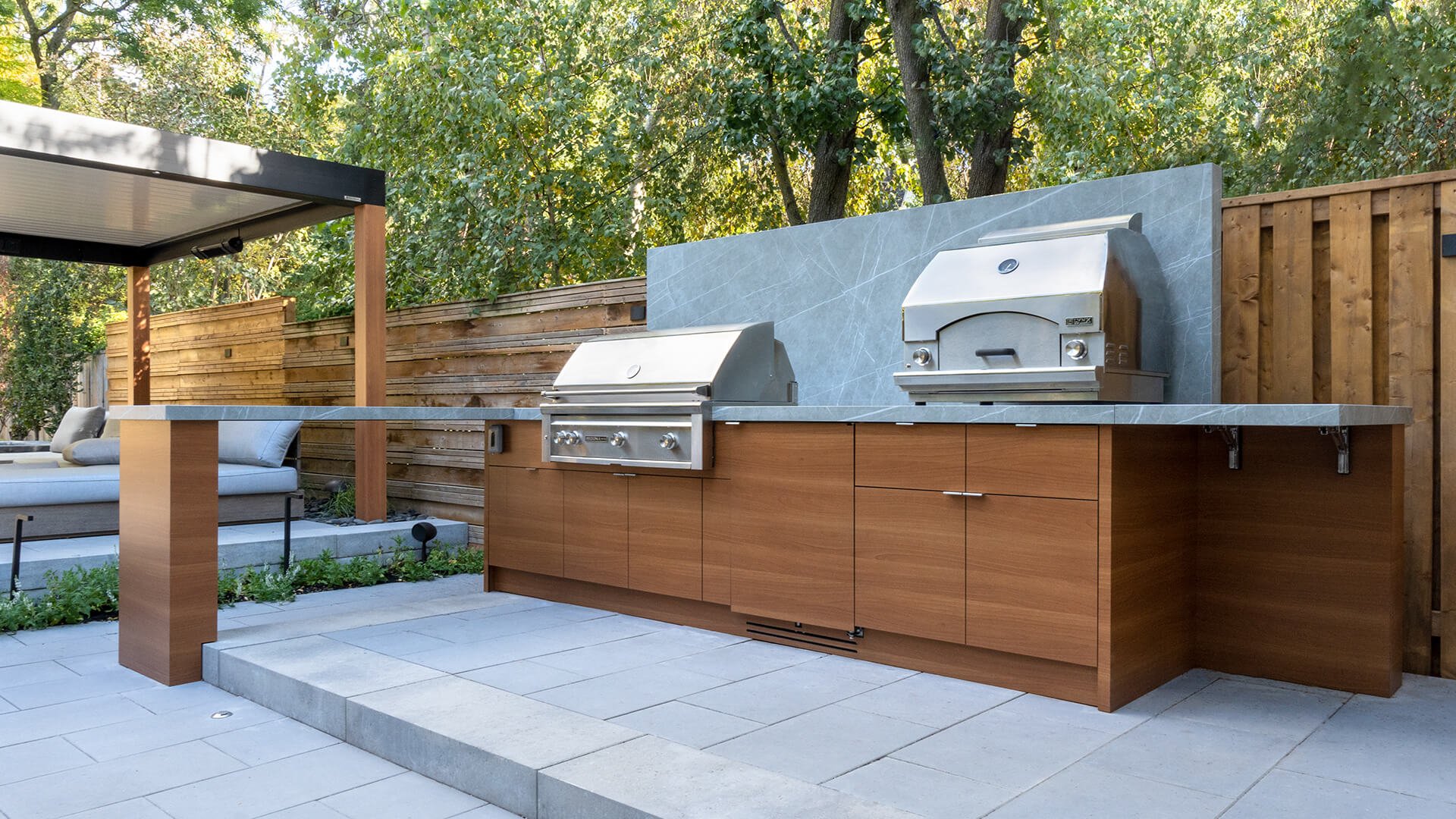 lynx-pizza-oven-designer-barbecue-garden-living.jpg