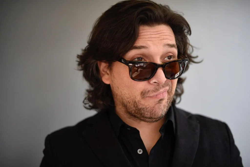Julian-3-683x1024.jpg