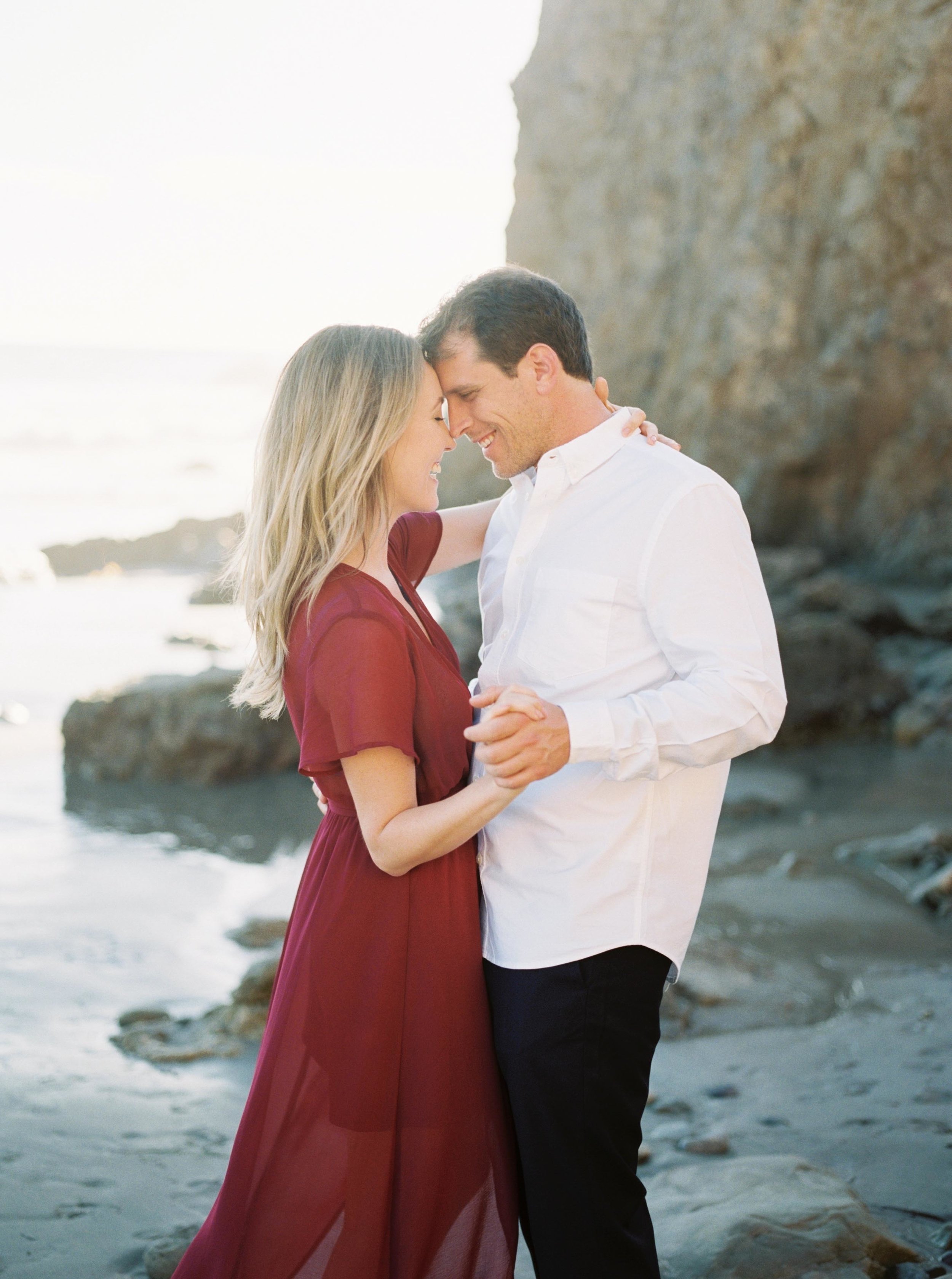 ELMATADOR_FUJI400H_MALIBU_LOSANGELES_PHOTOGRAPHER_WEDDING_ENGAGEMENT_STYLEMEPRETTY_FILM_BEACH_SOCAL_KATELROSEPHOTOGRAPHY_007.jpg