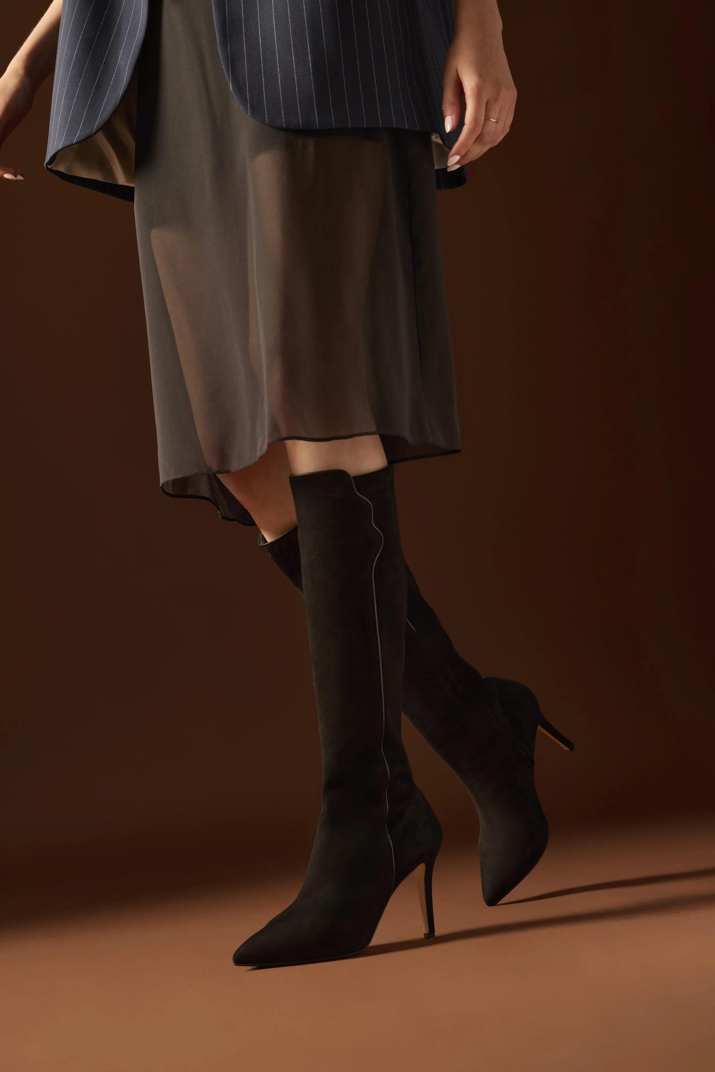 Cocoa_09_PerfDressBootie90Black_024-min.jpg