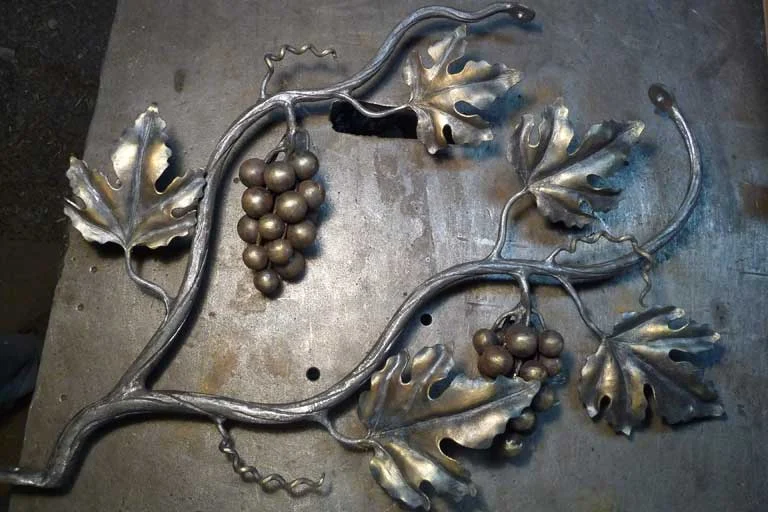 ITF-hardware-grape-vine.jpg