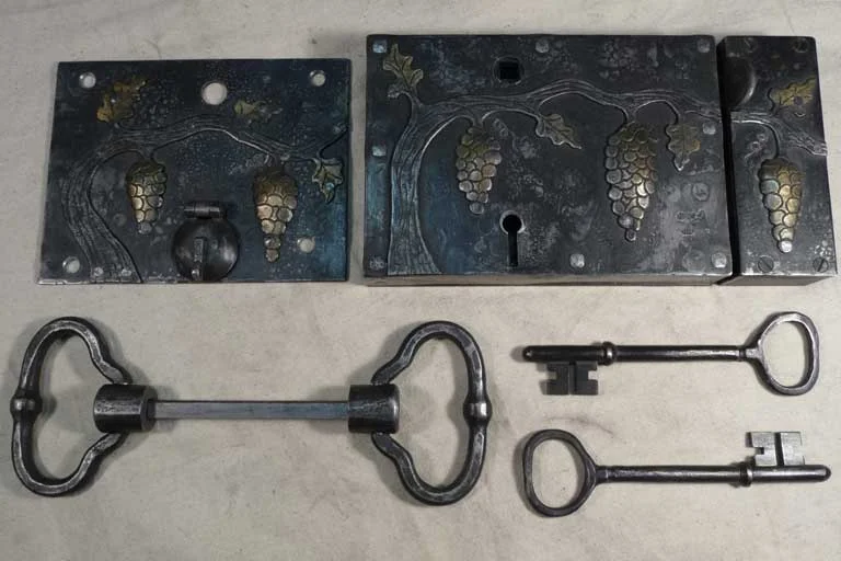 ITF-hardware---lock2.jpg