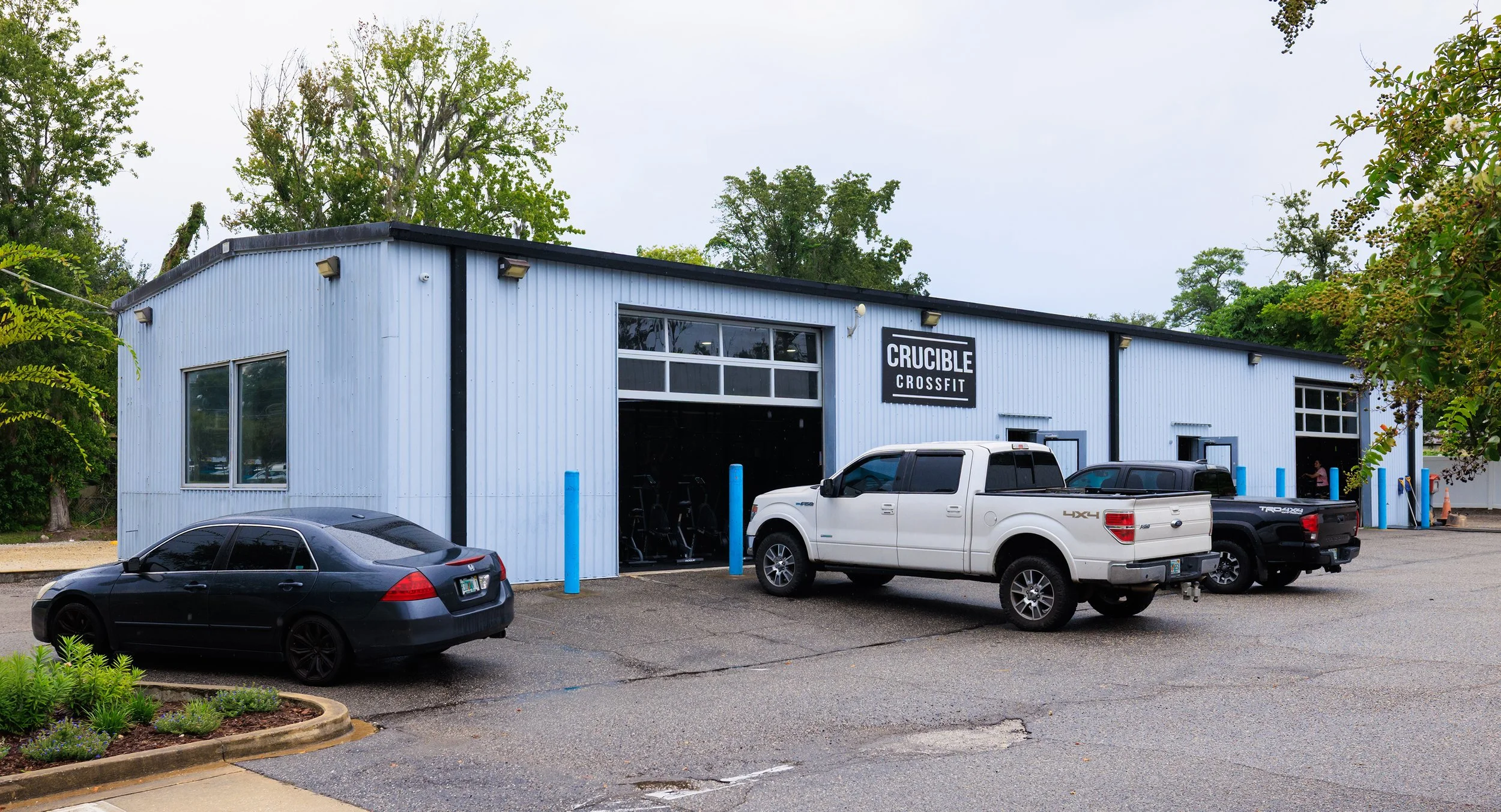 Crucible CrossFit exterior and parking lot in Jacksonville.
