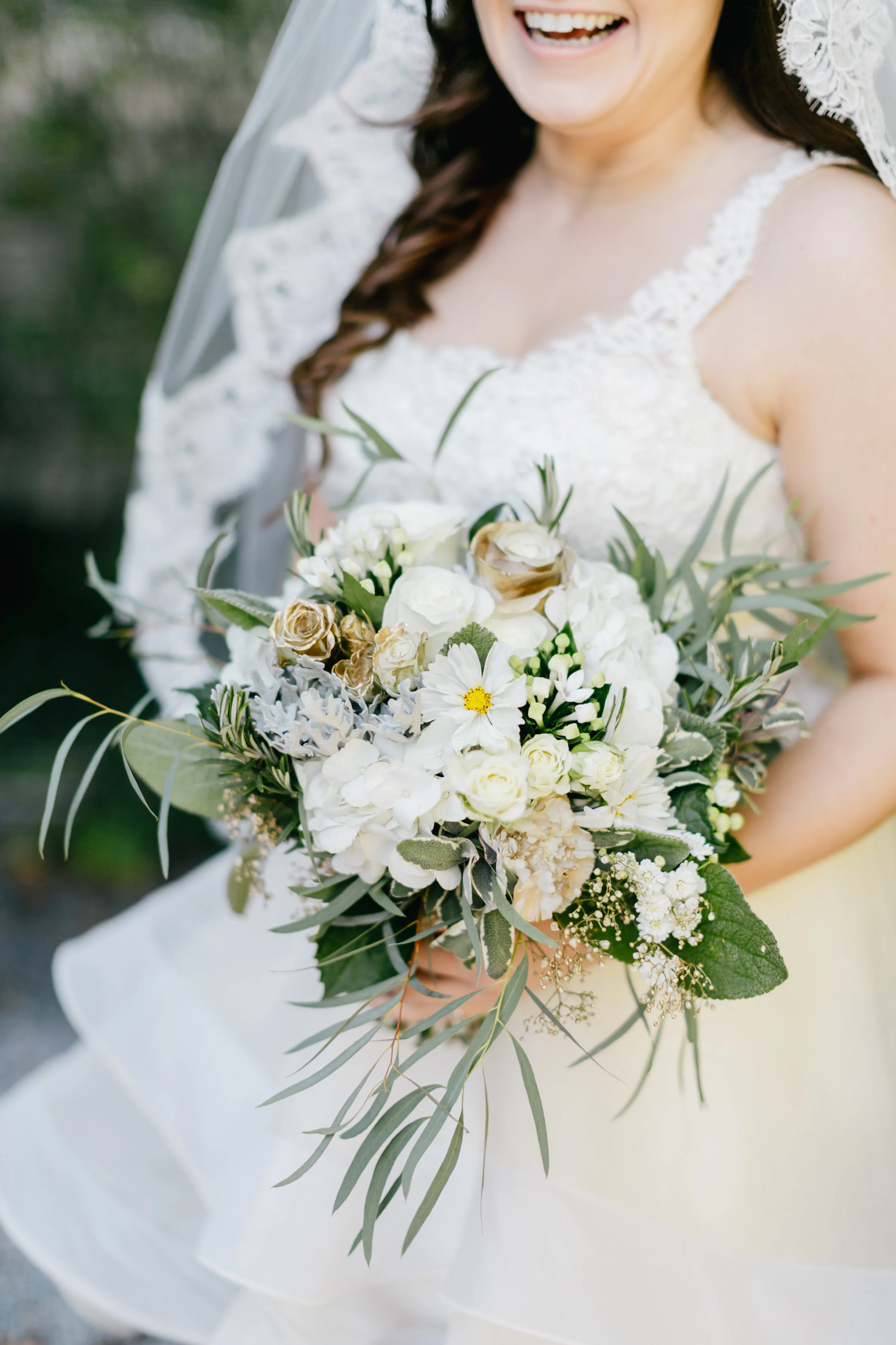 Love that sweet little cosmo showing off in the center of Gabrielle's bouquet