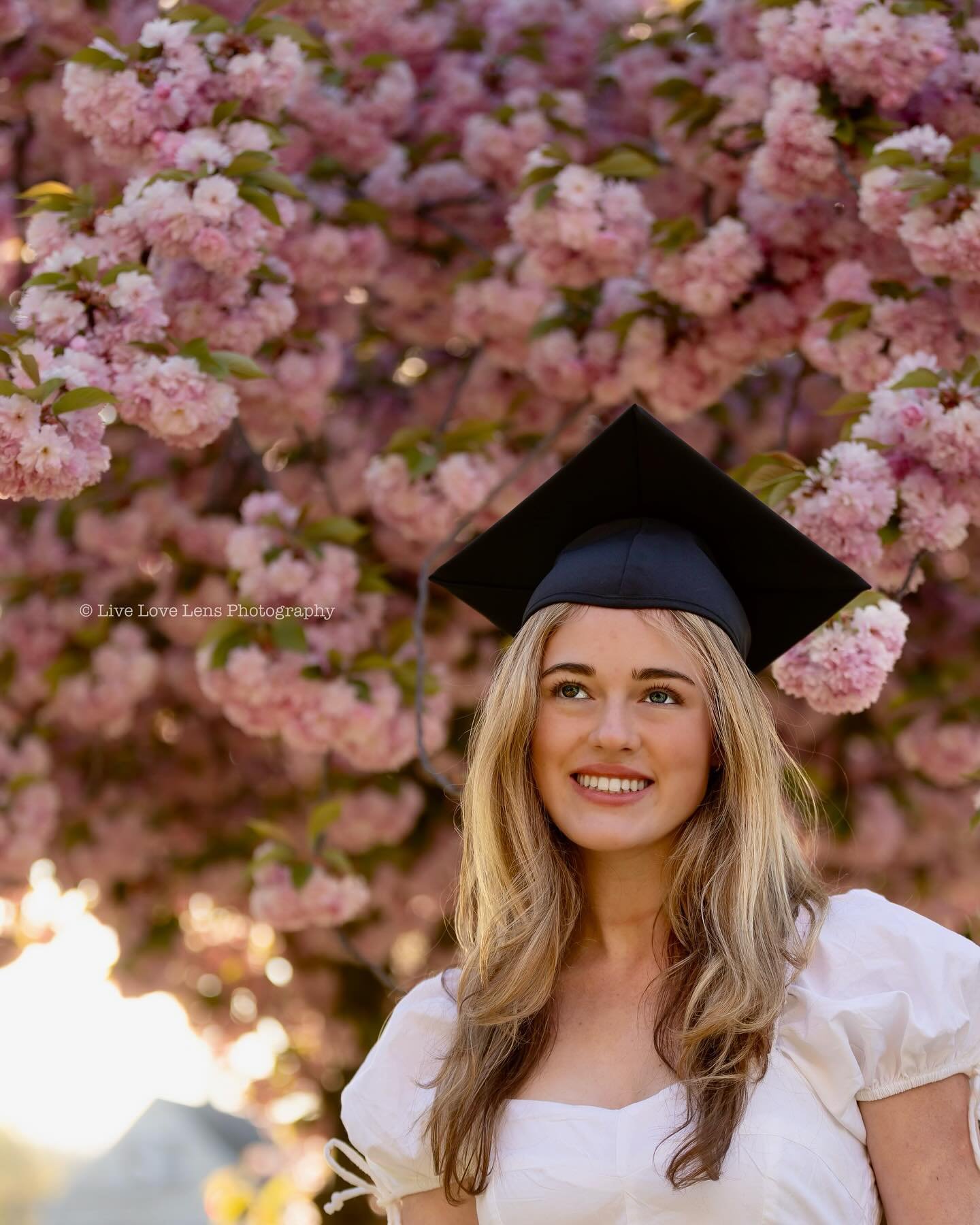 There are not enough slides in the world to post this beautiful graduate&rsquo;s photo session! 👩🏼&zwj;🎓 What an absolutely stunning young woman inside and out, one who graced the stage just recently as a lead in her high school musical. 🪩 She is