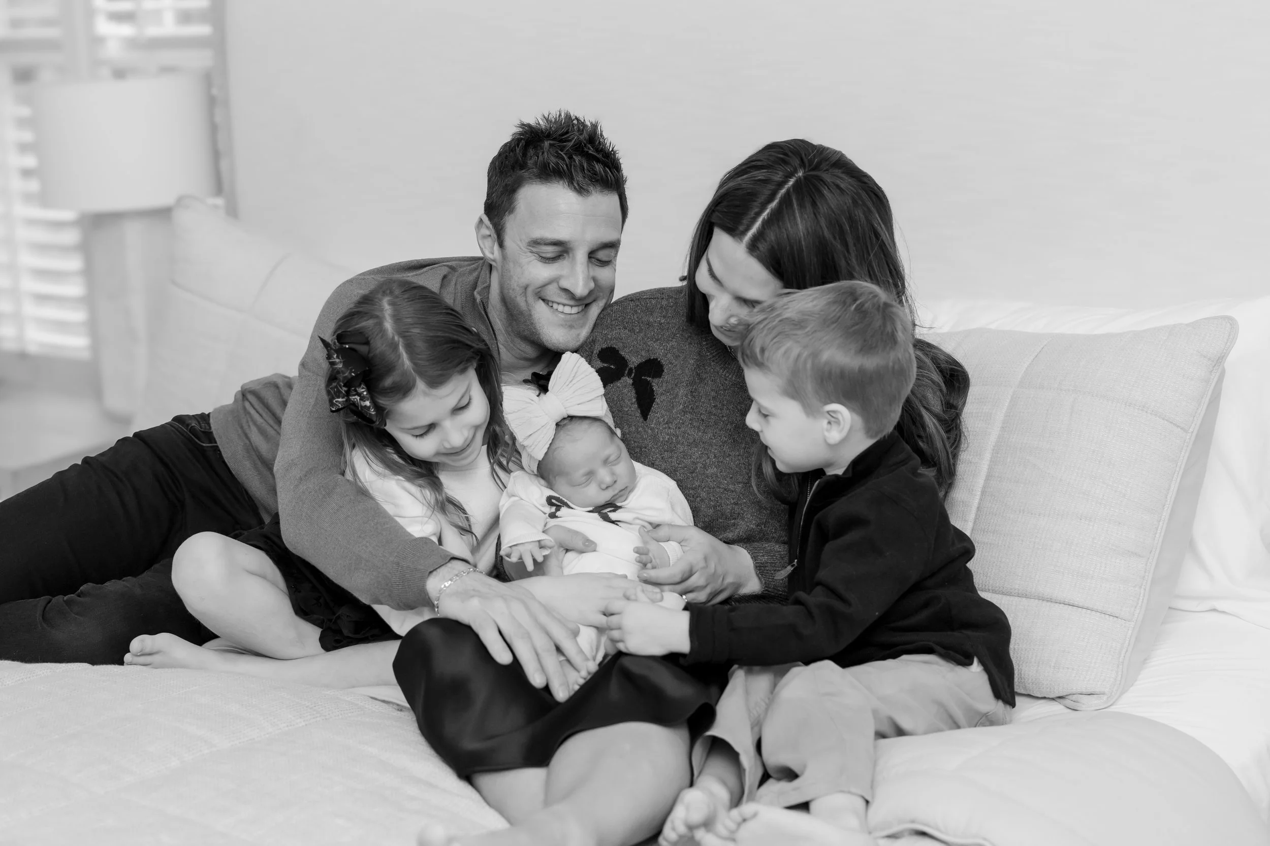 Bloom newborn_Lucy b+w-12.jpg