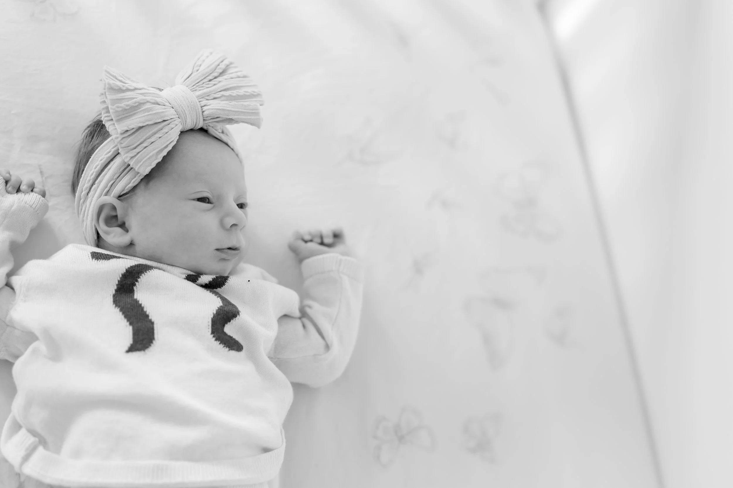 Bloom newborn_Lucy b+w-102.jpg
