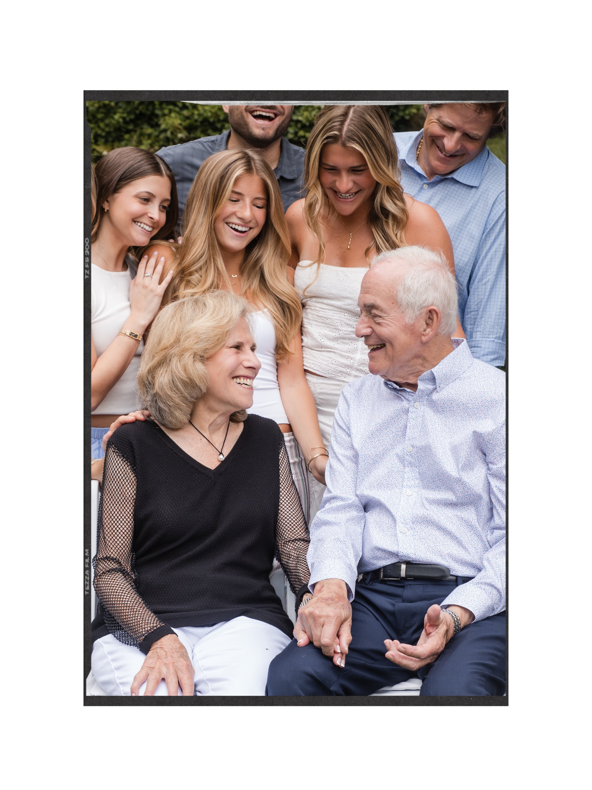 60 years! 💍💕 I had the honor of photographing this beautiful family as they celebrated their beloved parents and grandparent&rsquo;s SIXTY years together. Wow! 

💕 I was so blown away by their love and respect for each other, and the incredible fr