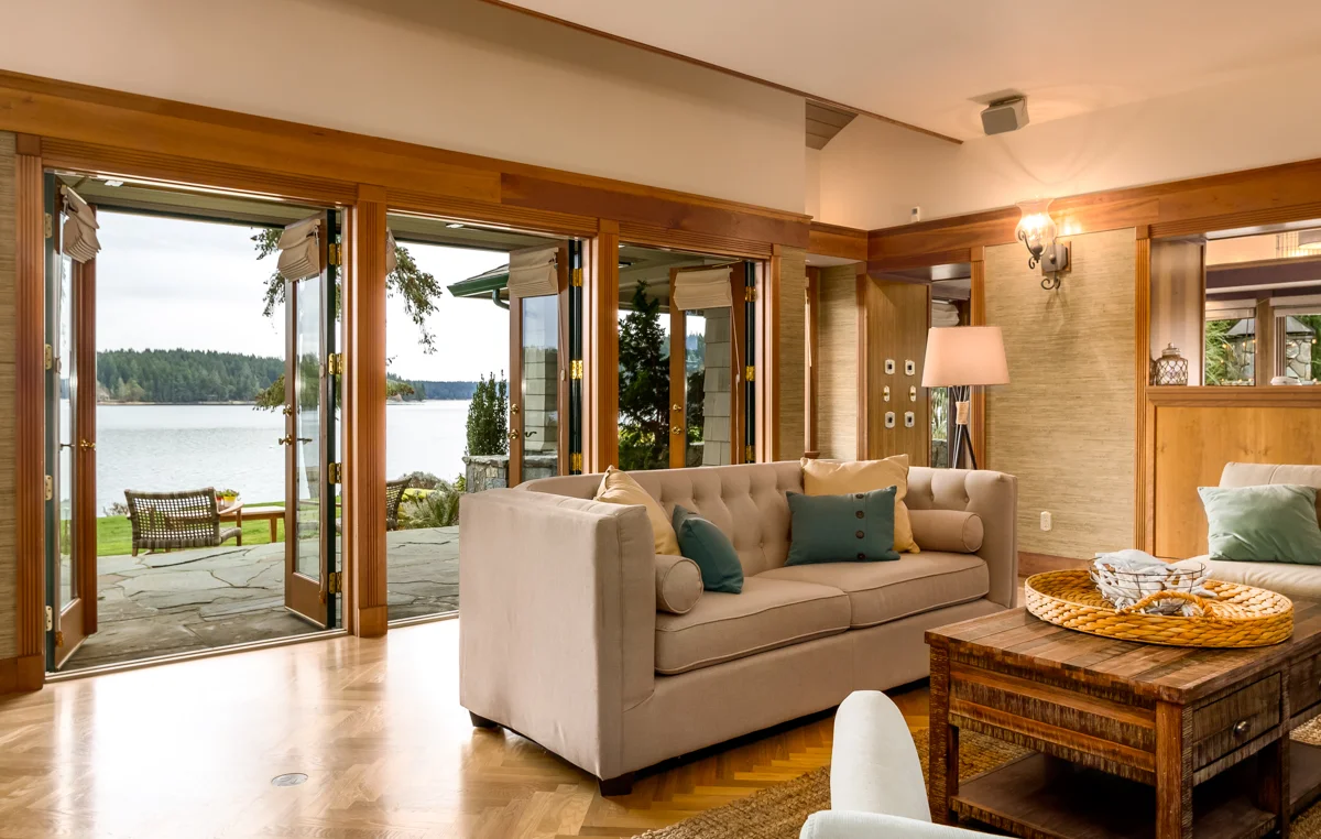 17 b Living room Ocean View (1).jpg
