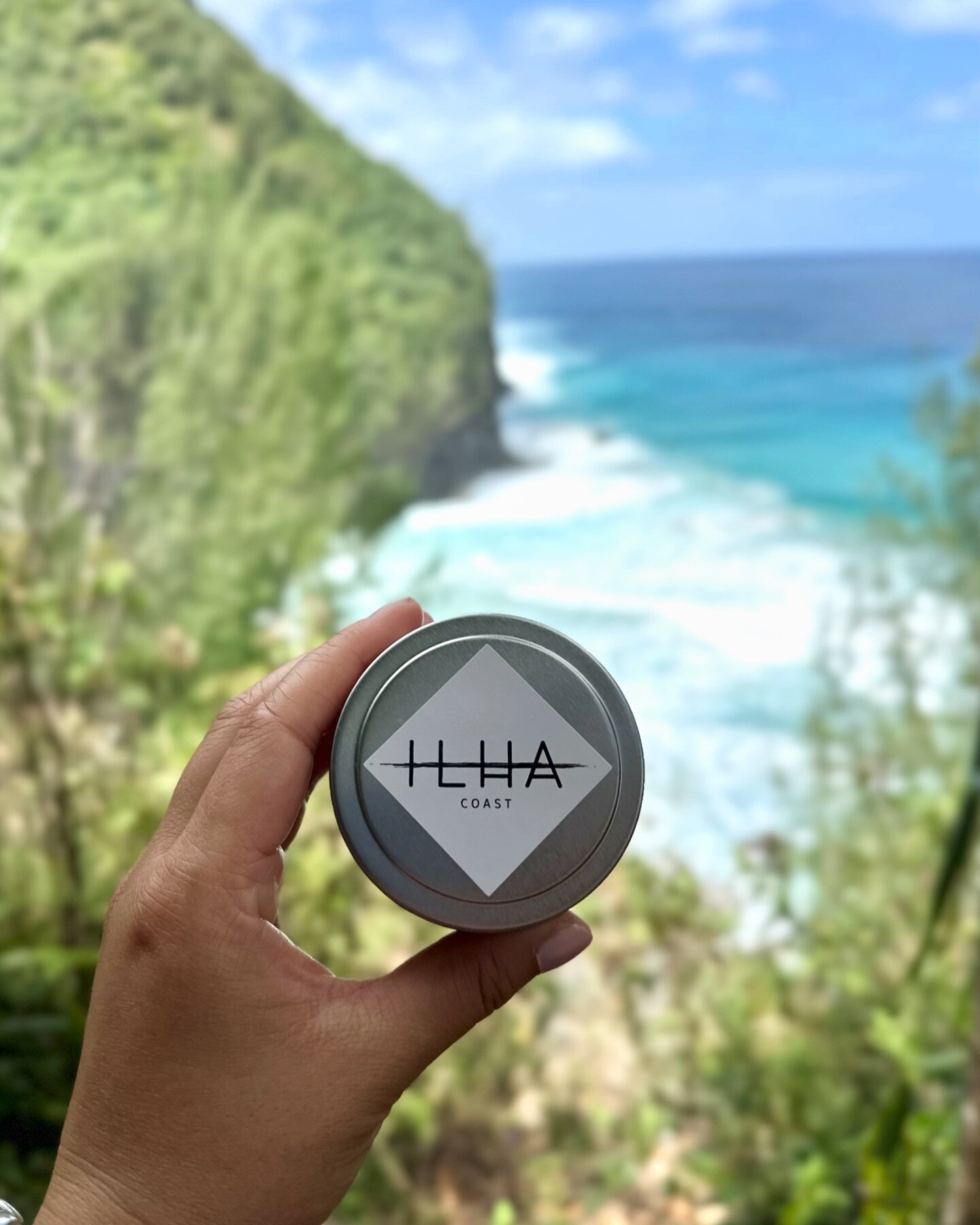 COAST has been a big hit with you all! It&rsquo;s fresh and invigorating with notes of melon, jasmine, and sandalwood. It was the perfect companion as we hiked the coast of Kauai last week. 😎 

All outstanding orders have been shipped. Thank you so 
