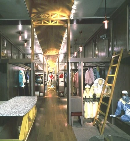 Cash and wrapping station