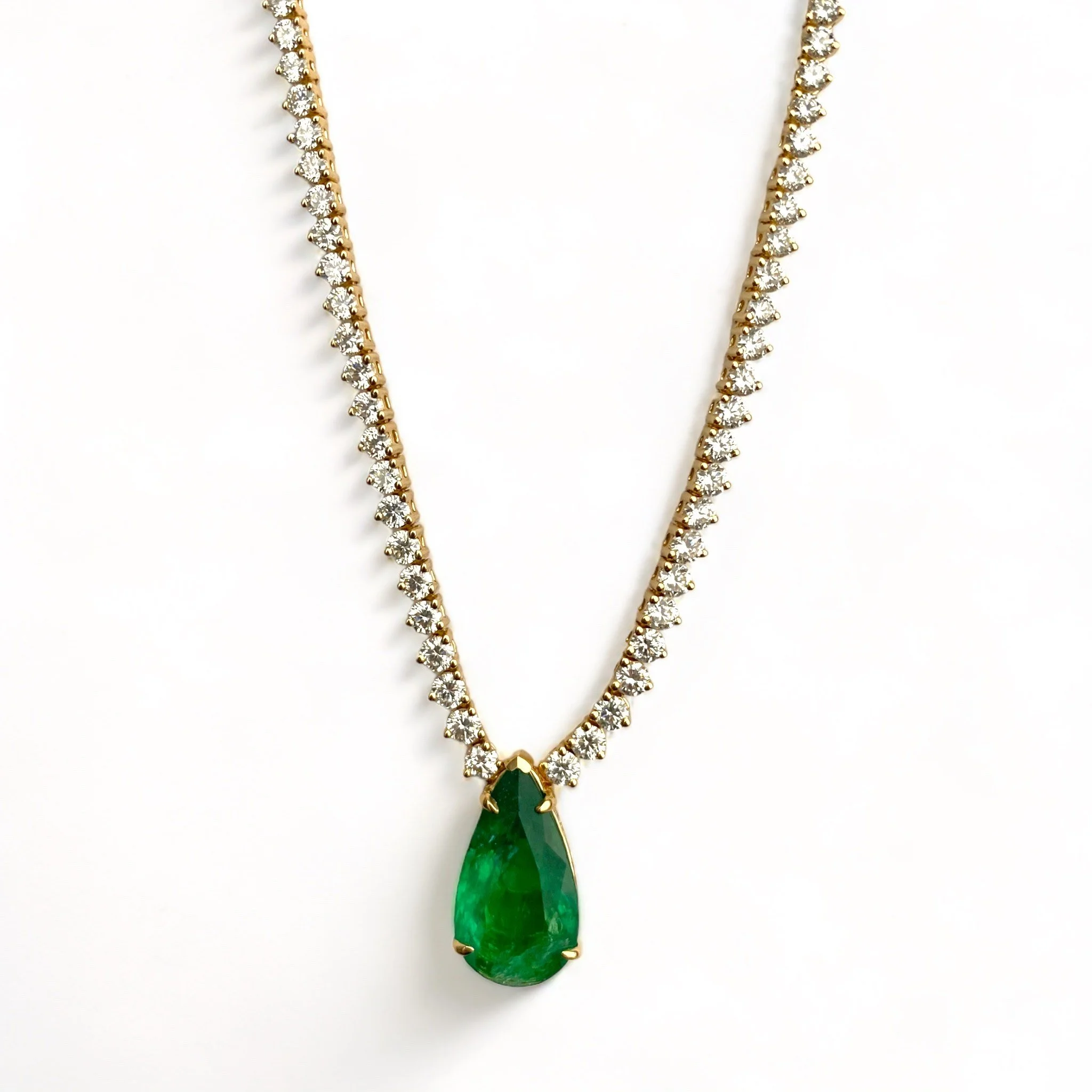 Statement 7.5 ct Emerald and Graduated Diamond Necklace_V2.JPG
