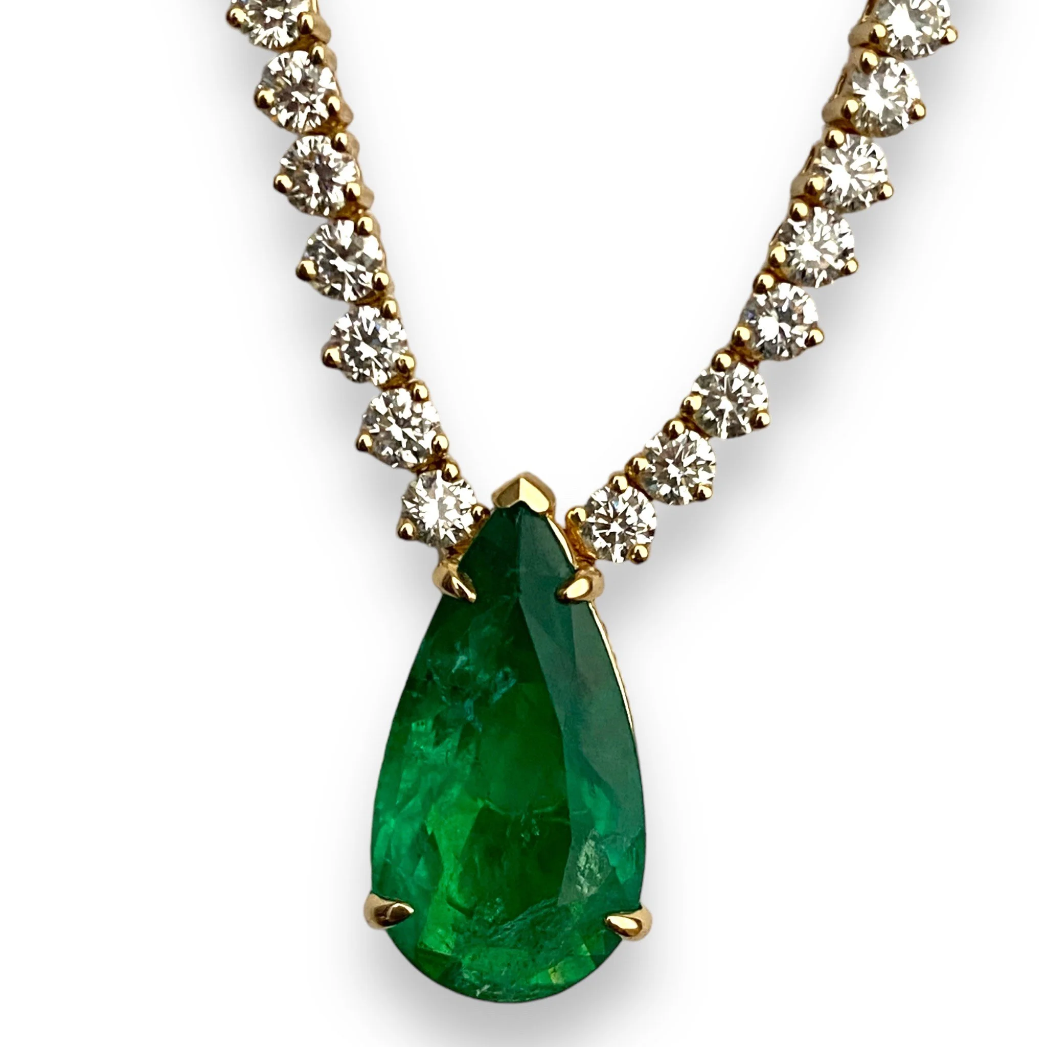 Statement 7.5 ct Emerald and Graduated Diamond Necklace_V4.JPG