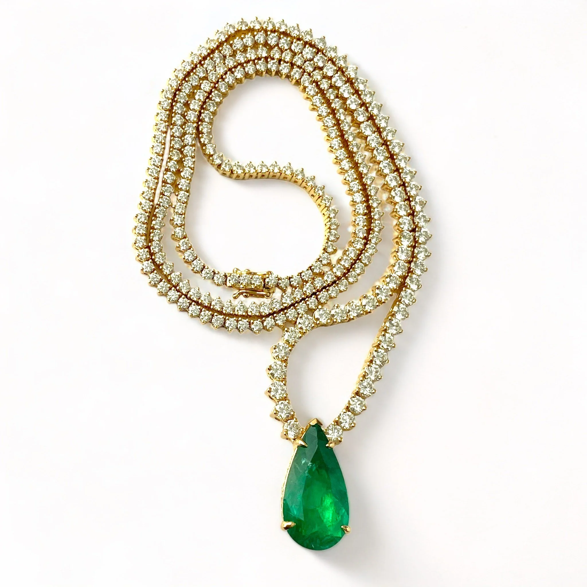 Statement 7.5 ct Emerald and Graduated Diamond Necklace_V6.JPG