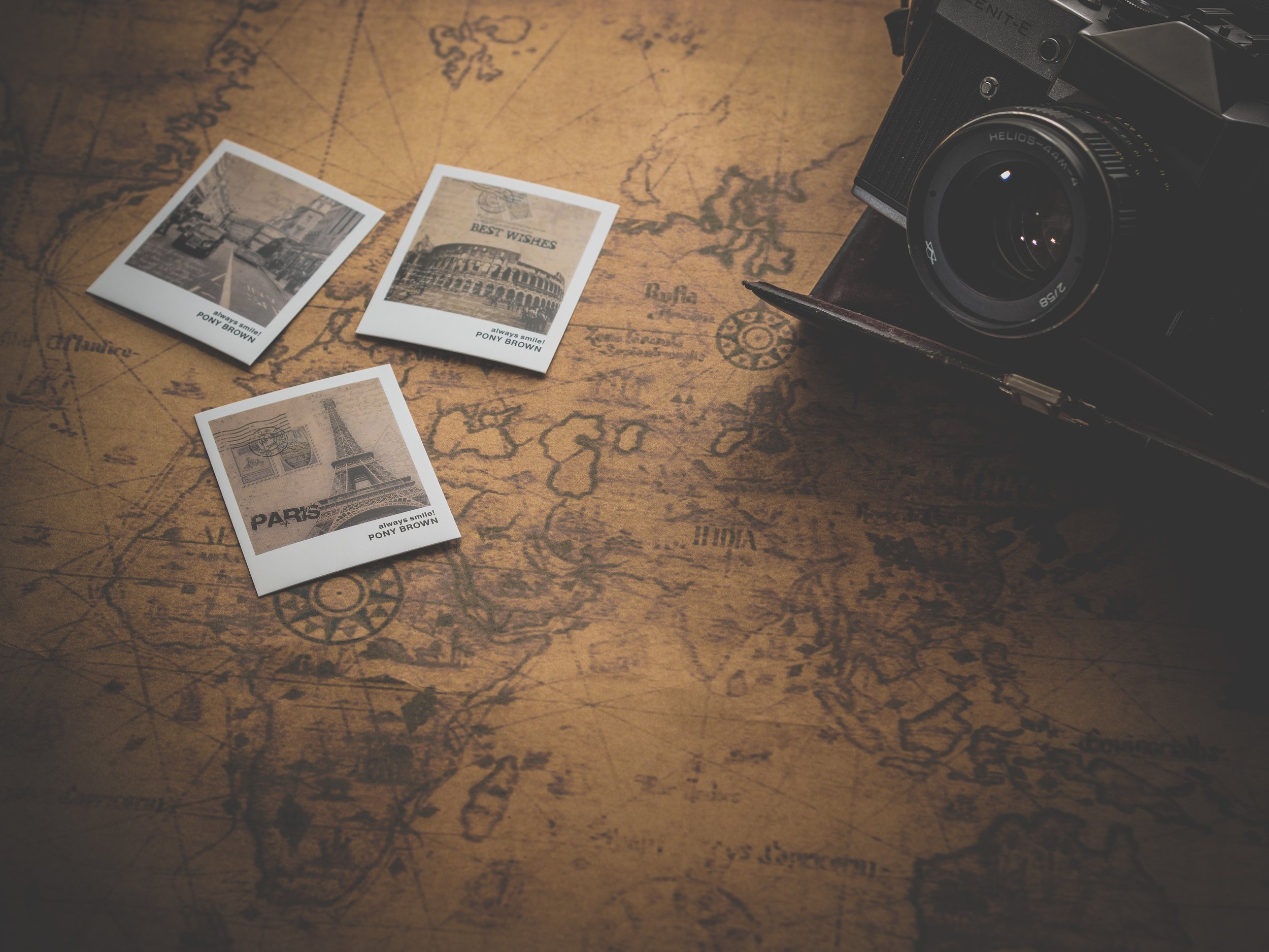 camera-map-photographs-163194.jpg