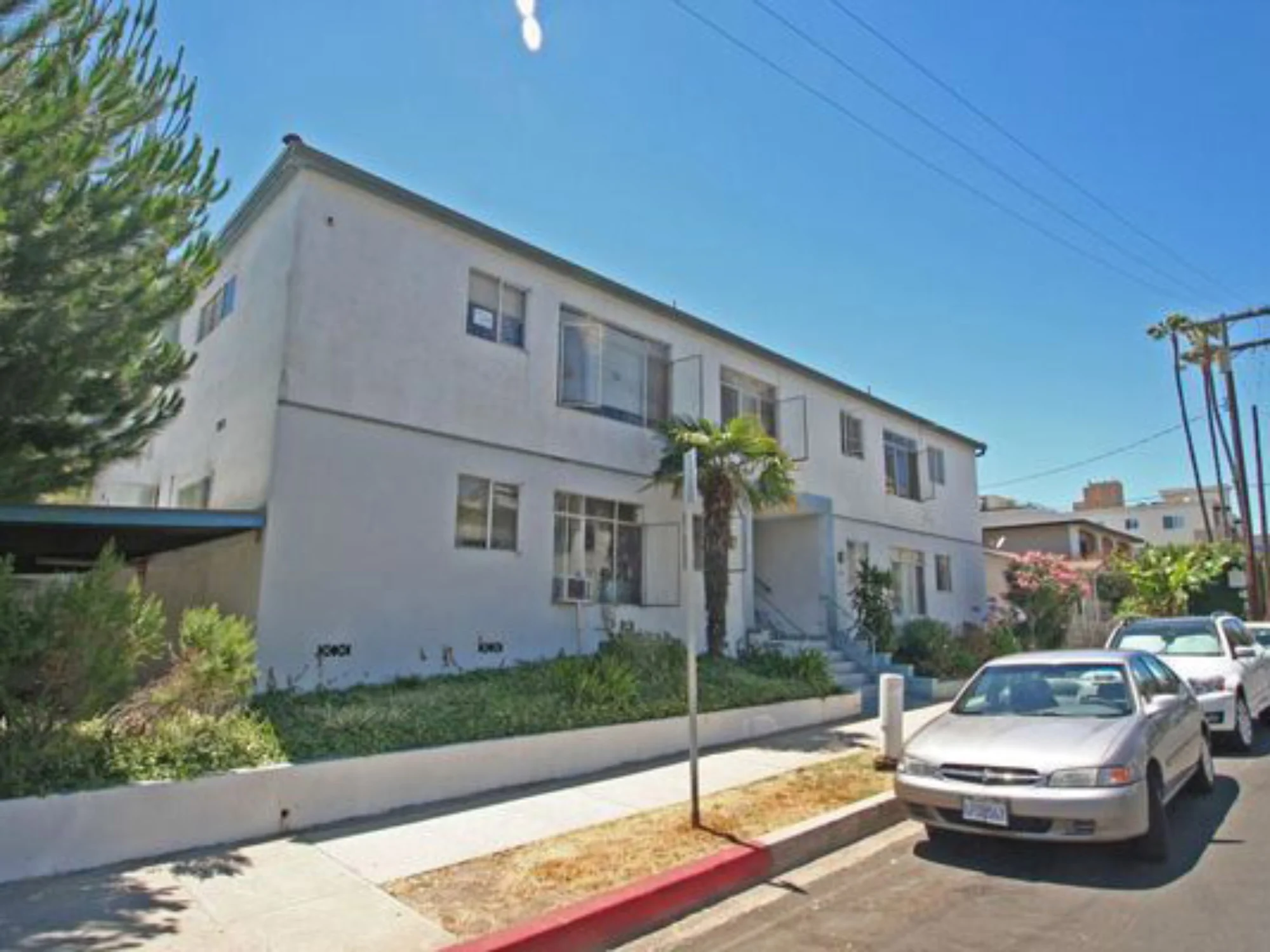 Westgate Ave Apartments