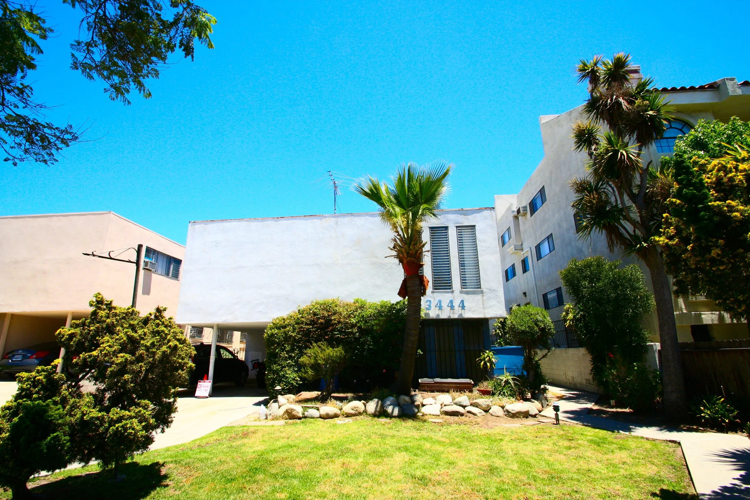 Mentone Ave Apartments