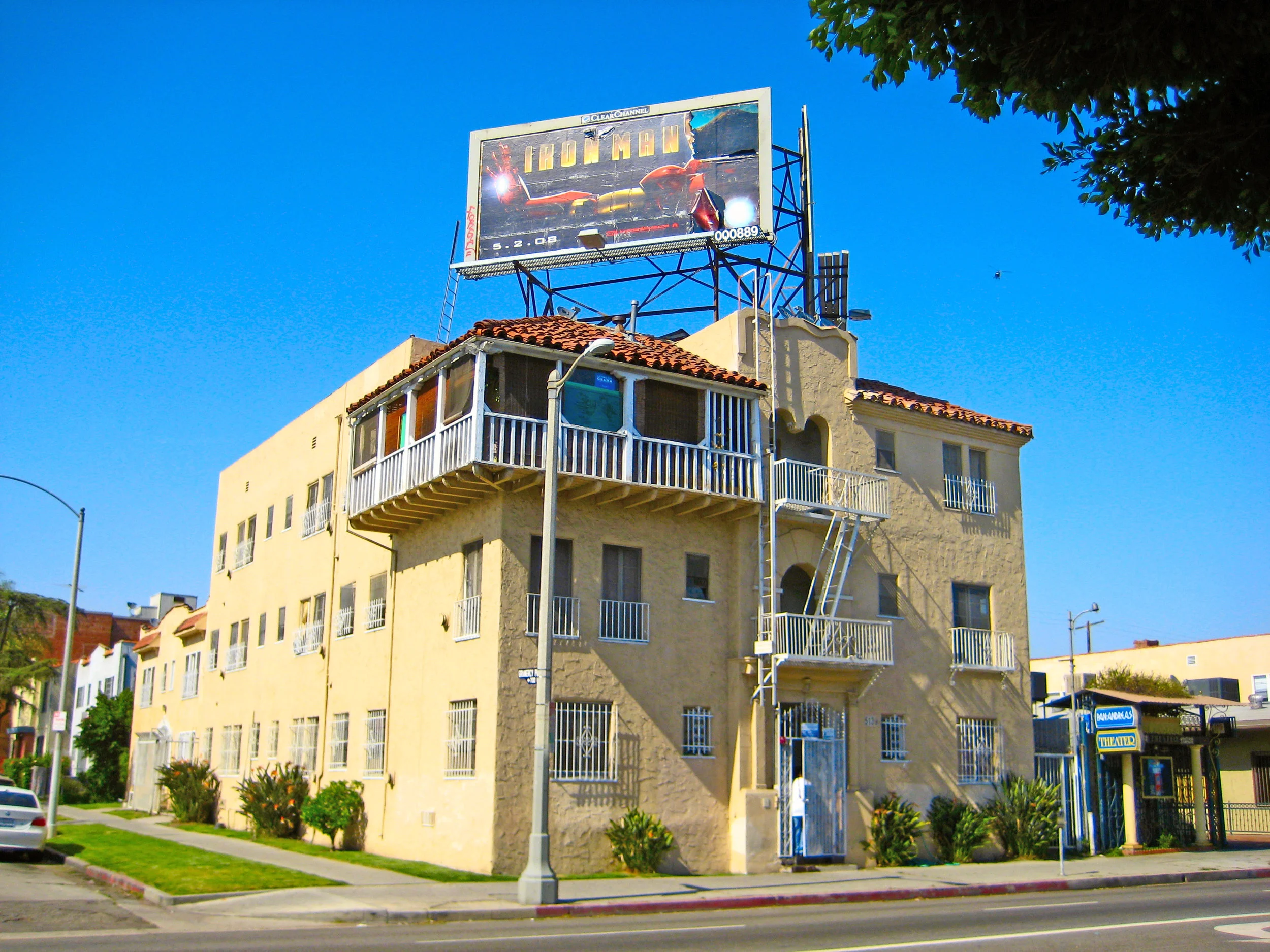 Melrose Ave Apartments 