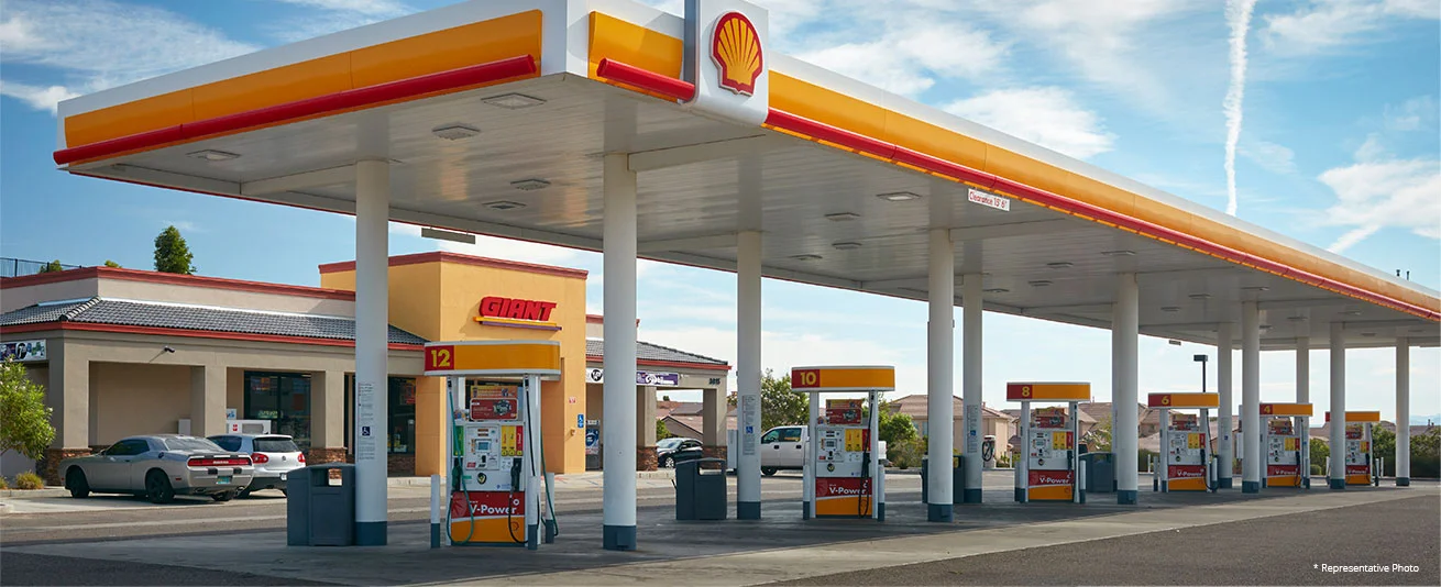 Giant gas station Rep.jpg