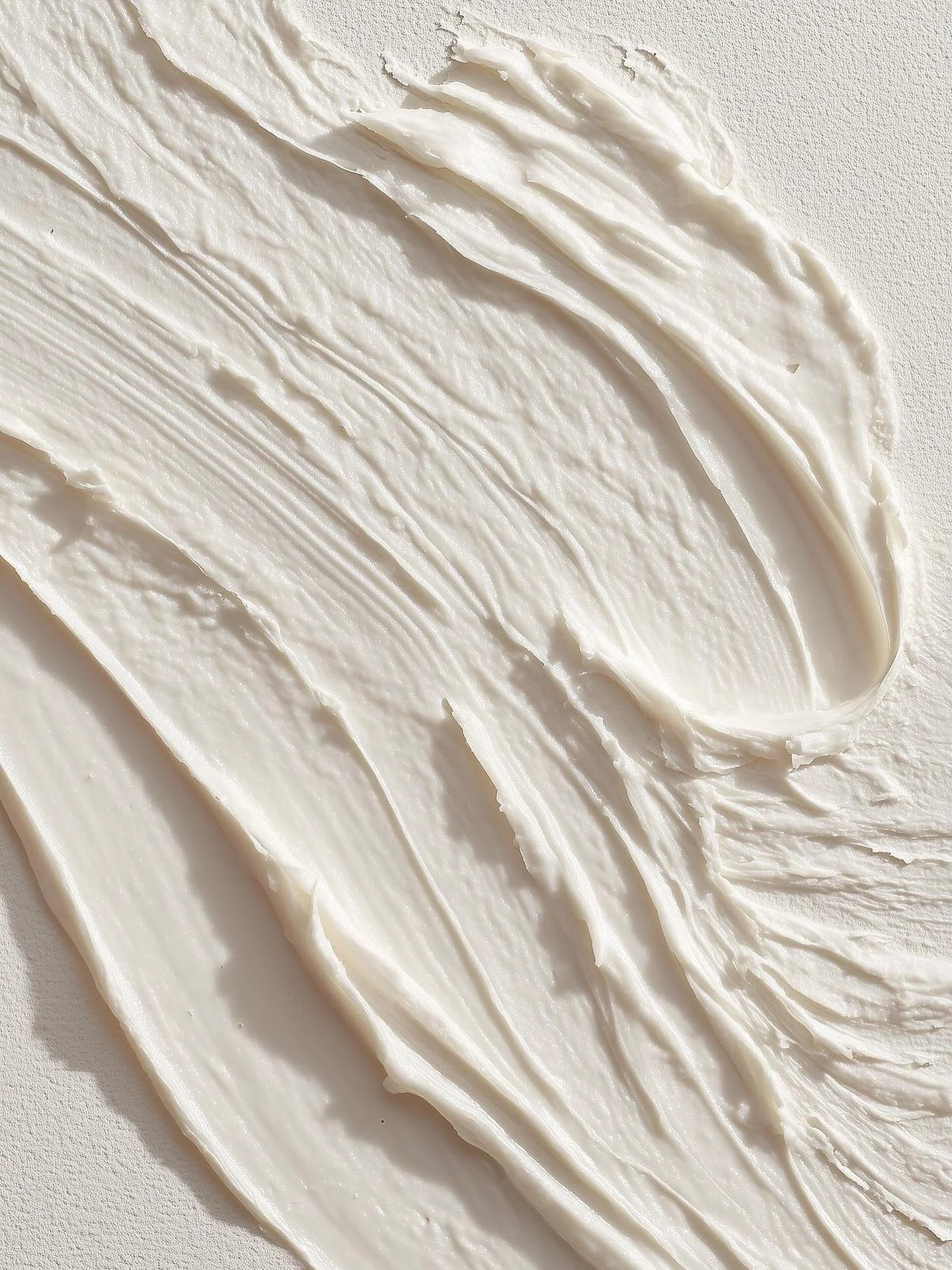 As the seasons change, so should your skincare routine.
.
.
.
.
Cooler weather means your skin often needs extra support, and a few key steps can make all the difference. It can be hard when we are bombarded with skincare trends online and often thin